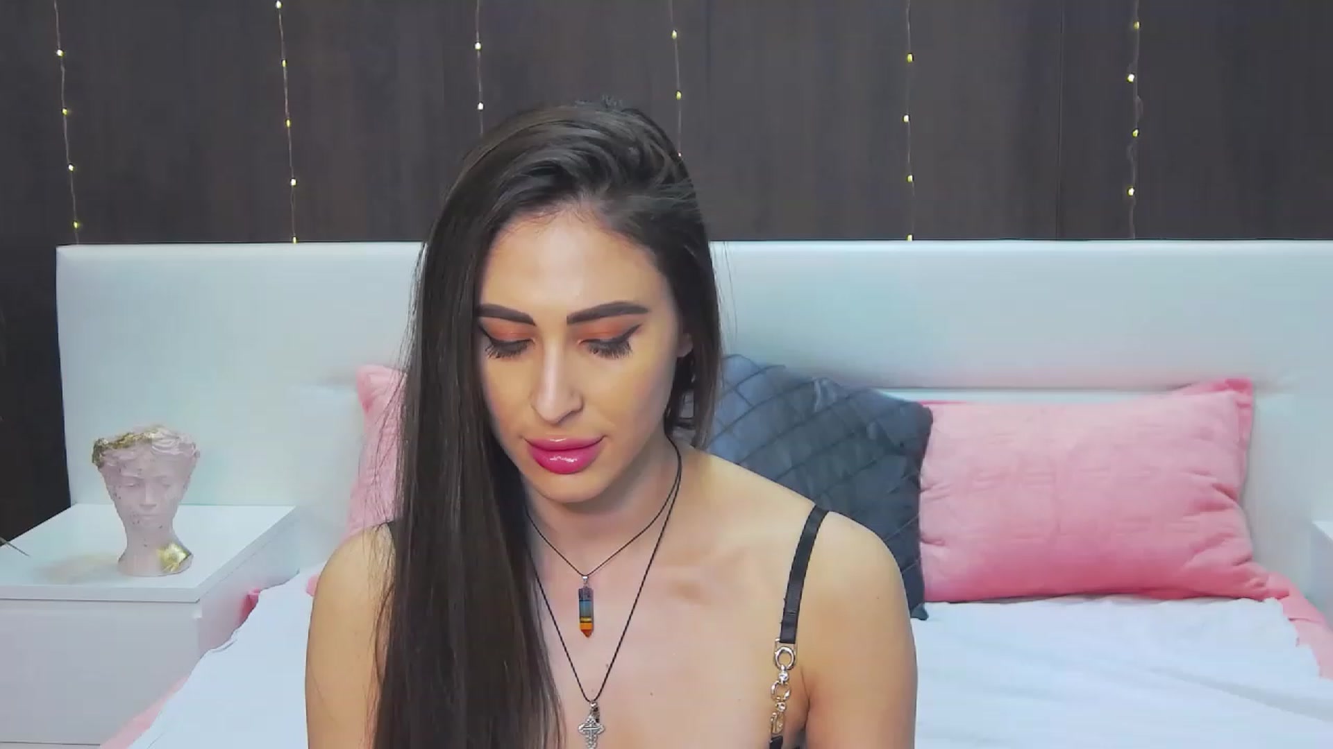 Gallery image thumbnail from MaraHari's myfreecams stream on, 03/12/2023, 22:12 image 1 of 20