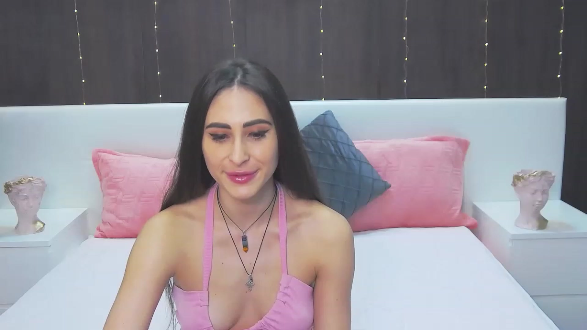 Gallery image thumbnail from MaraHari's myfreecams stream on, 03/13/2023, 18:22 image 19 of 20