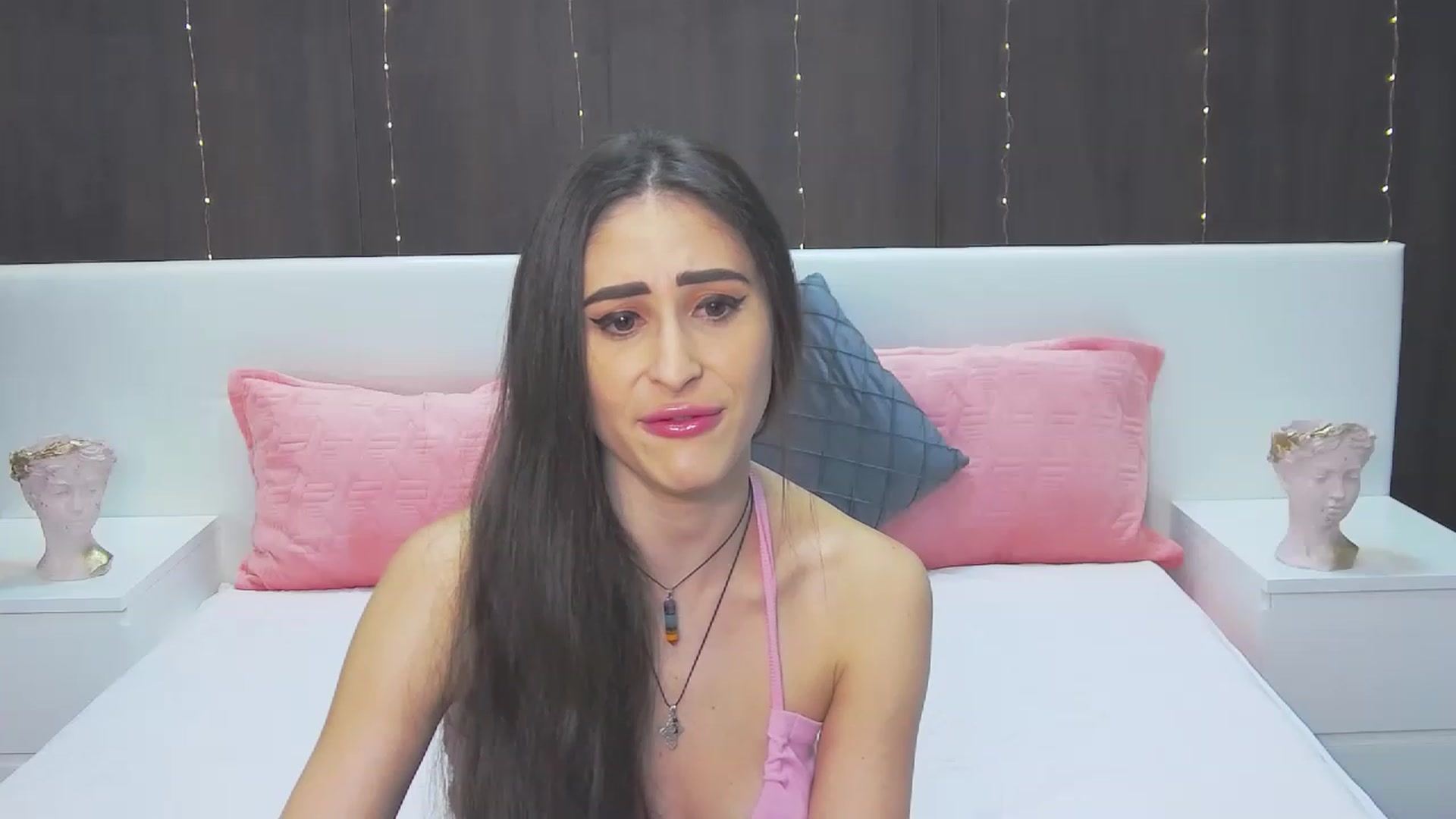 Gallery image thumbnail from MaraHari's myfreecams stream on, 03/13/2023, 18:22 image 5 of 20