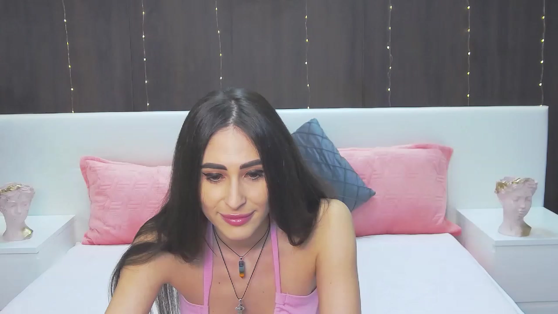 Gallery image thumbnail from MaraHari's myfreecams stream on, 03/13/2023, 19:15 image 14 of 20