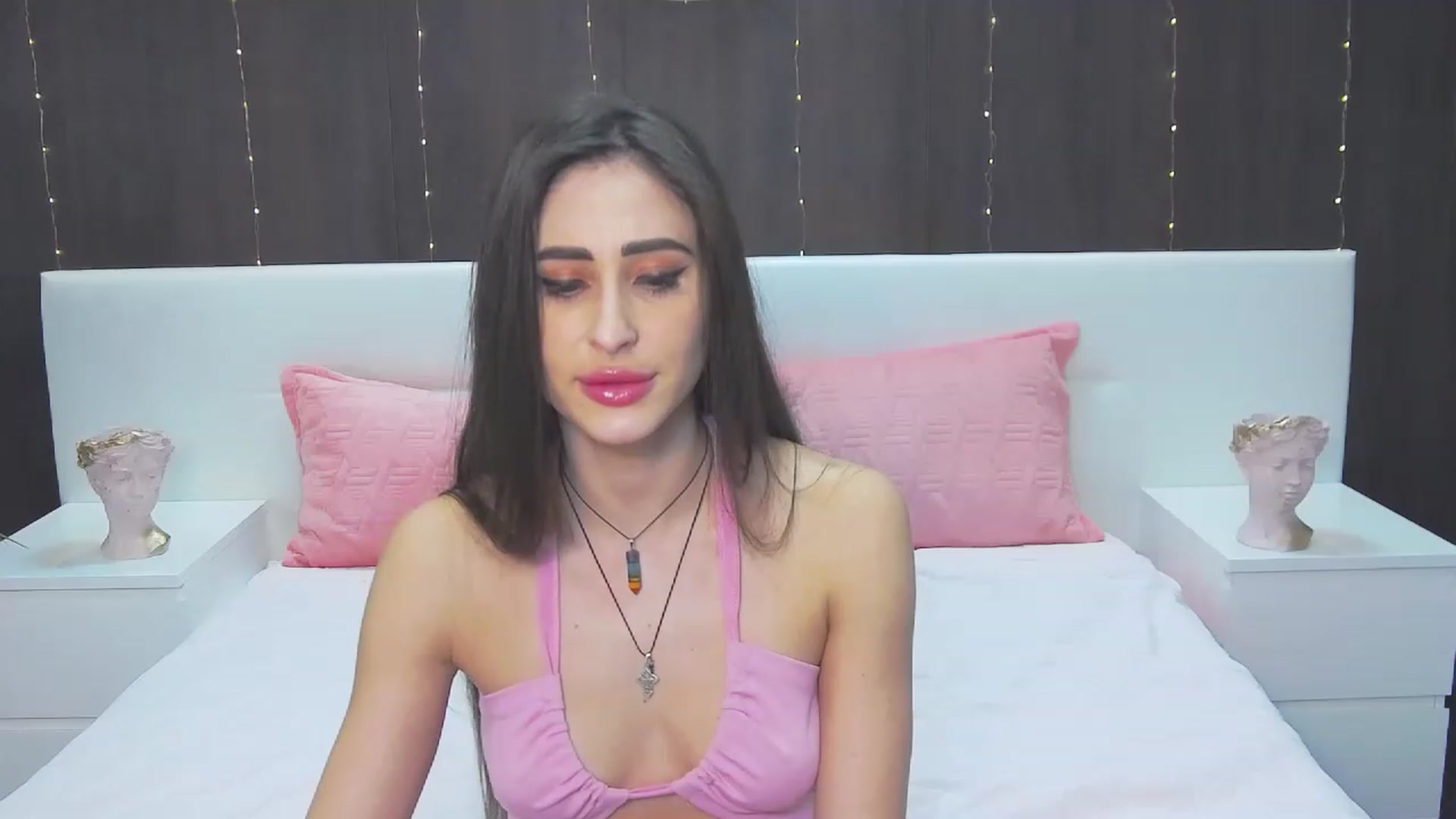 Gallery image thumbnail from MaraHari's myfreecams stream on, 03/14/2023, 24:08 image 8 of 20