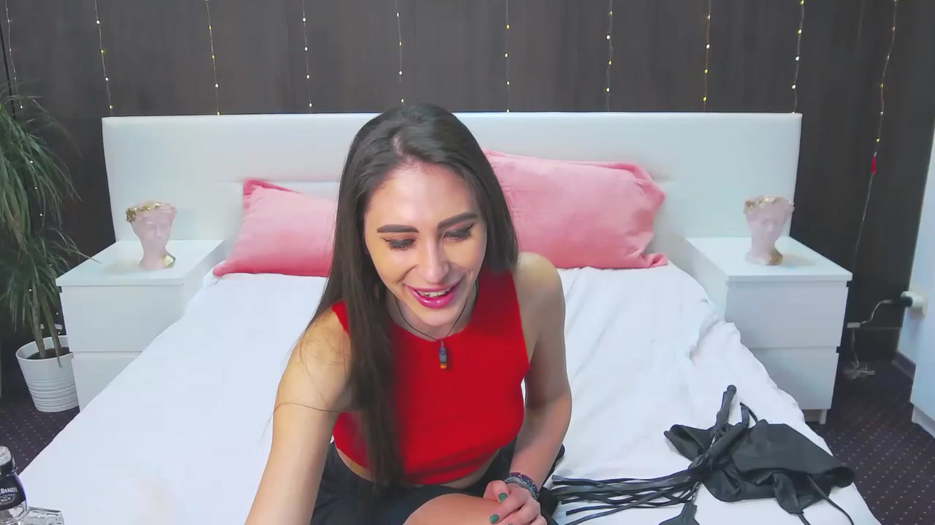 Gallery image thumbnail from MaraHari's myfreecams stream on, 03/18/2023, 24:18 image 3 of 20