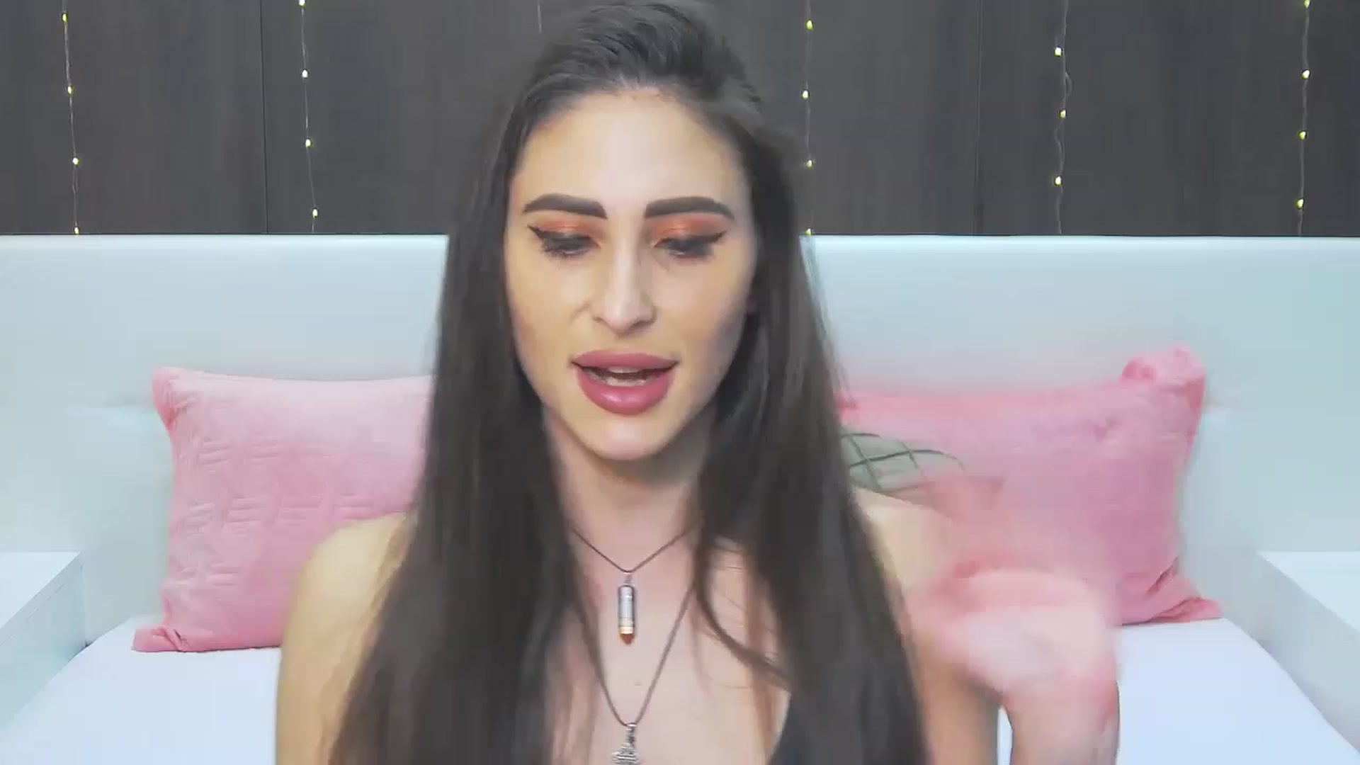 Gallery image thumbnail from MaraHari's myfreecams stream on, 03/25/2023, 19:27 image 6 of 20
