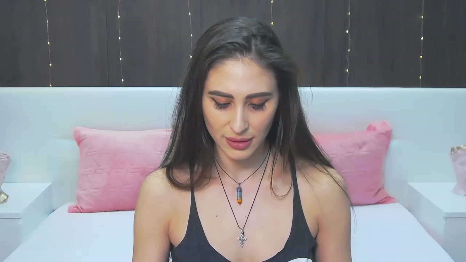 Gallery image thumbnail from MaraHari's myfreecams stream on, 03/25/2023, 19:27 image 10 of 20