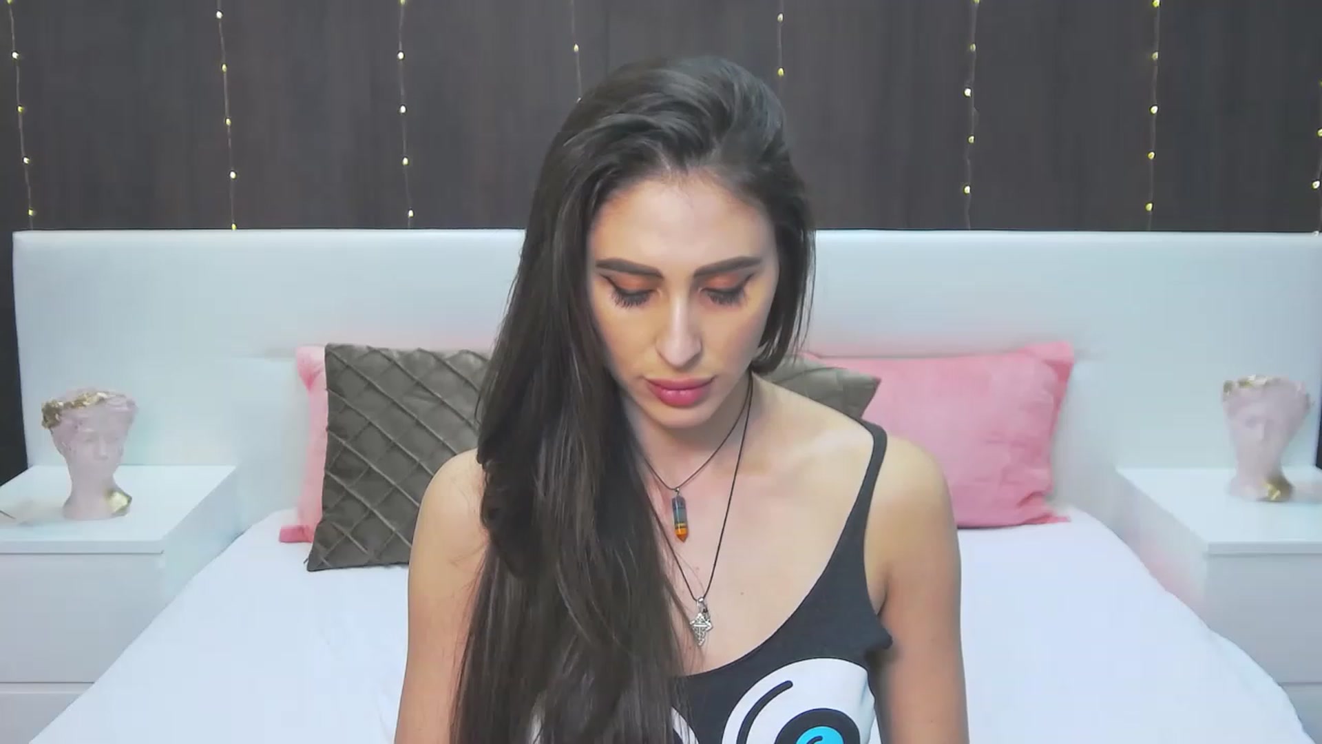 Gallery image thumbnail from MaraHari's myfreecams stream on, 03/25/2023, 22:16 image 1 of 20