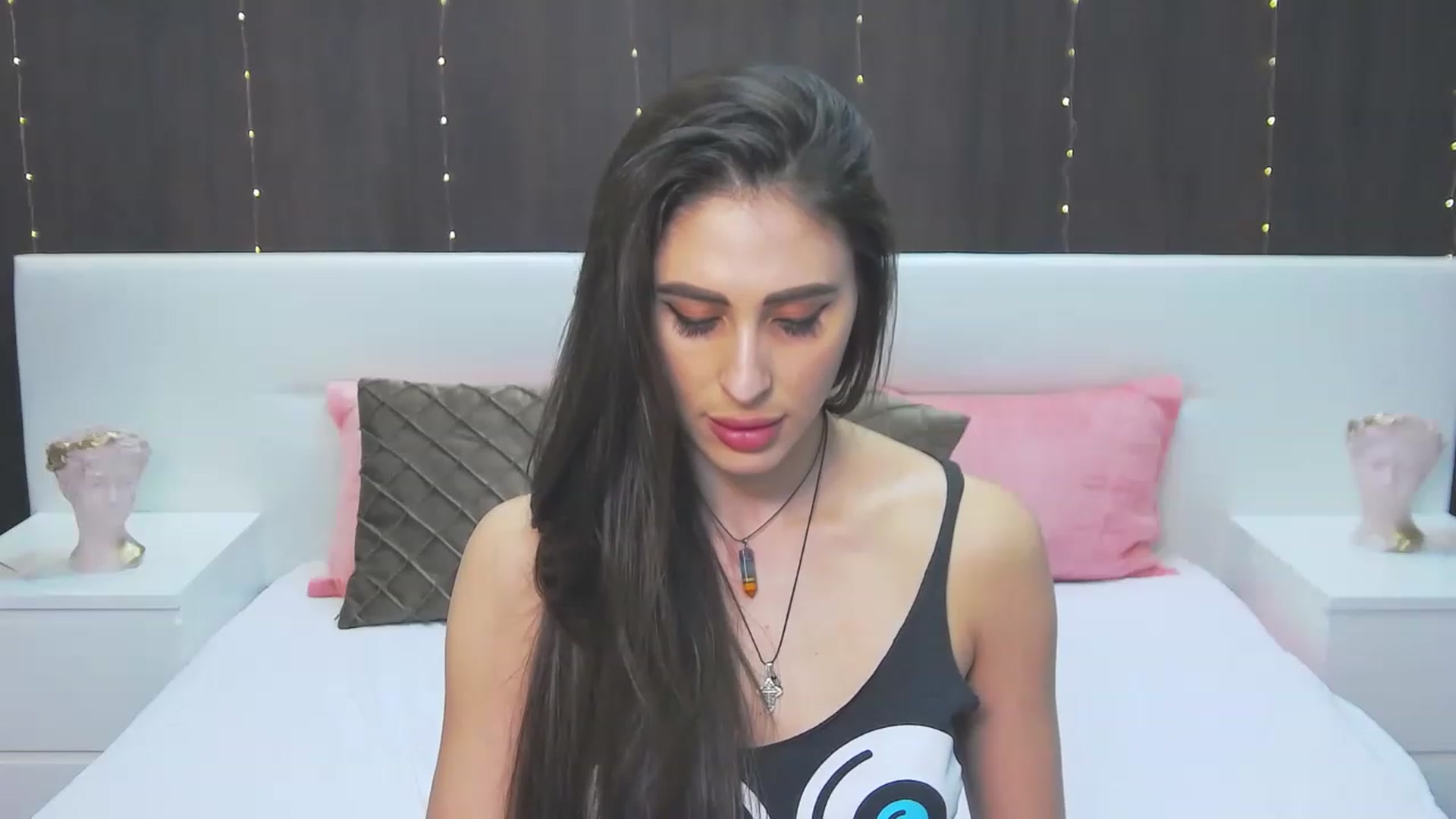 Gallery image thumbnail from MaraHari's myfreecams stream on, 03/25/2023, 22:16 image 2 of 20