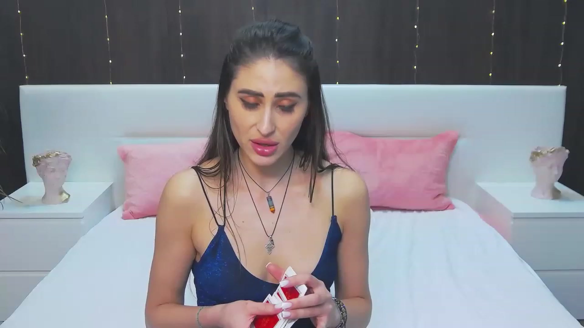 Gallery image thumbnail from MaraHari's myfreecams stream on, 03/27/2023, 24:06 image 16 of 20