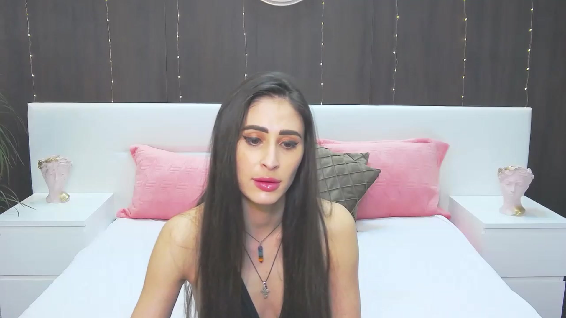 Gallery image thumbnail from MaraHari's myfreecams stream on, 03/28/2023, 15:34 image 12 of 20