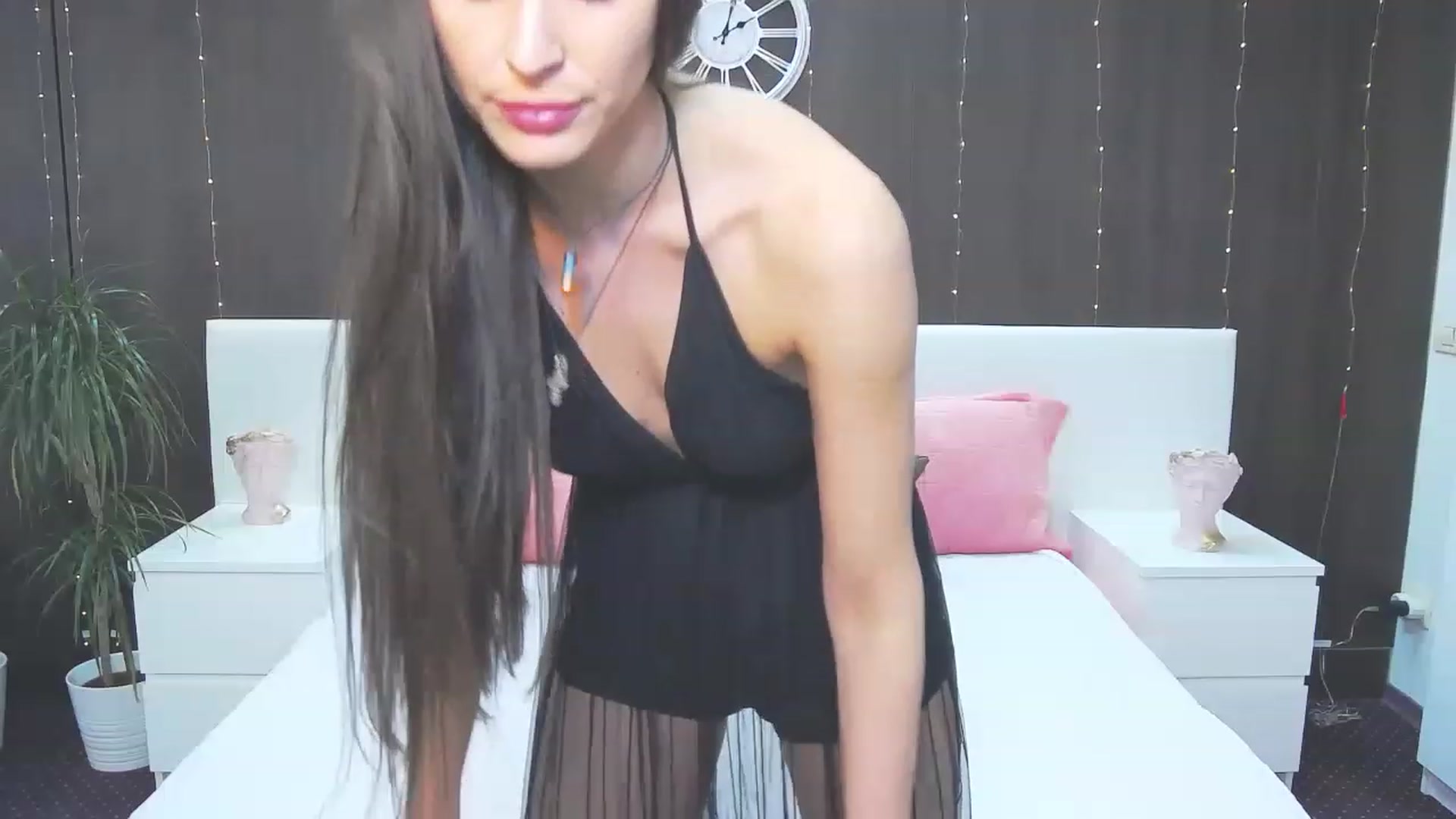 Gallery image thumbnail from MaraHari's myfreecams stream on, 03/28/2023, 15:34 image 15 of 20