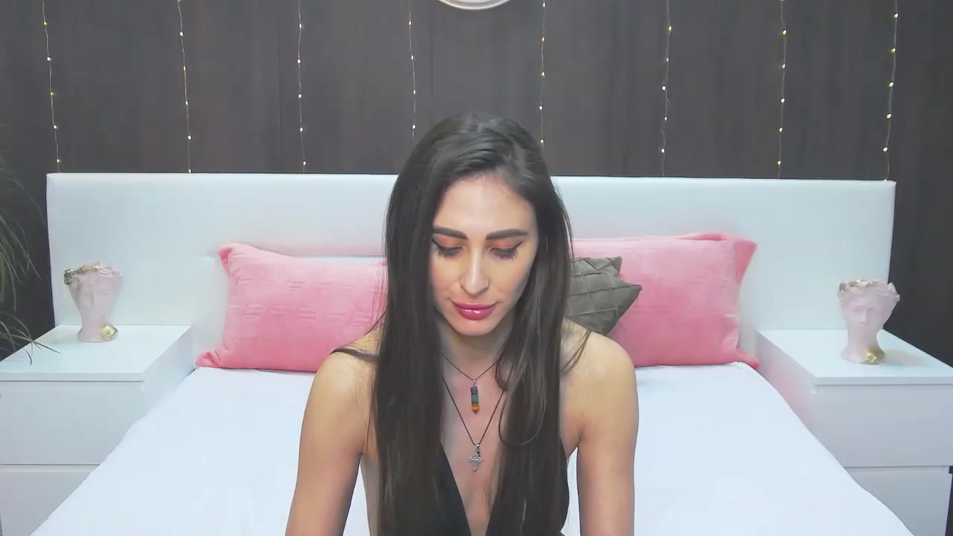 Gallery image thumbnail from MaraHari's myfreecams stream on, 03/28/2023, 15:34 image 6 of 20