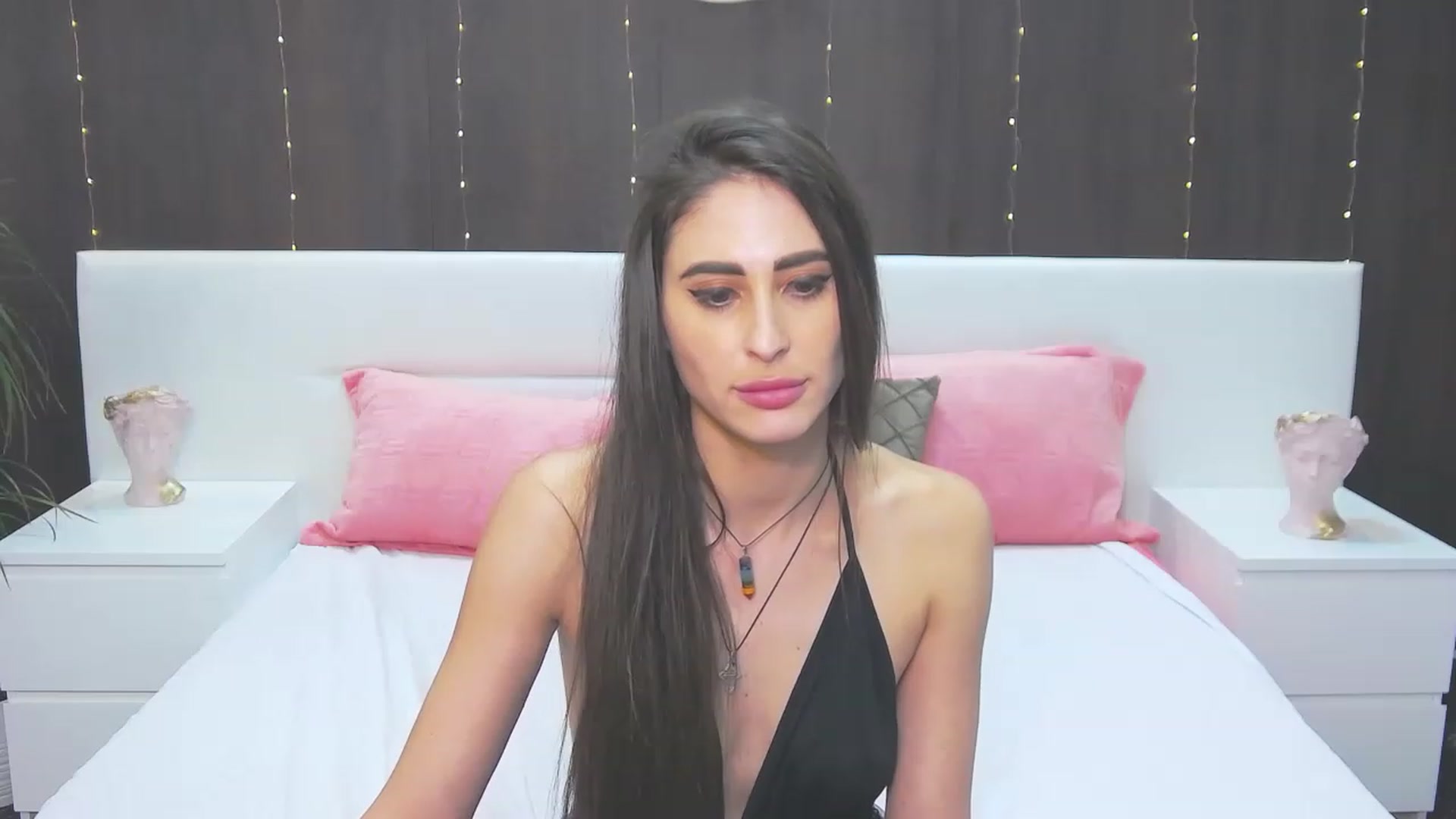 Gallery image thumbnail from MaraHari's myfreecams stream on, 03/28/2023, 19:55 image 9 of 20