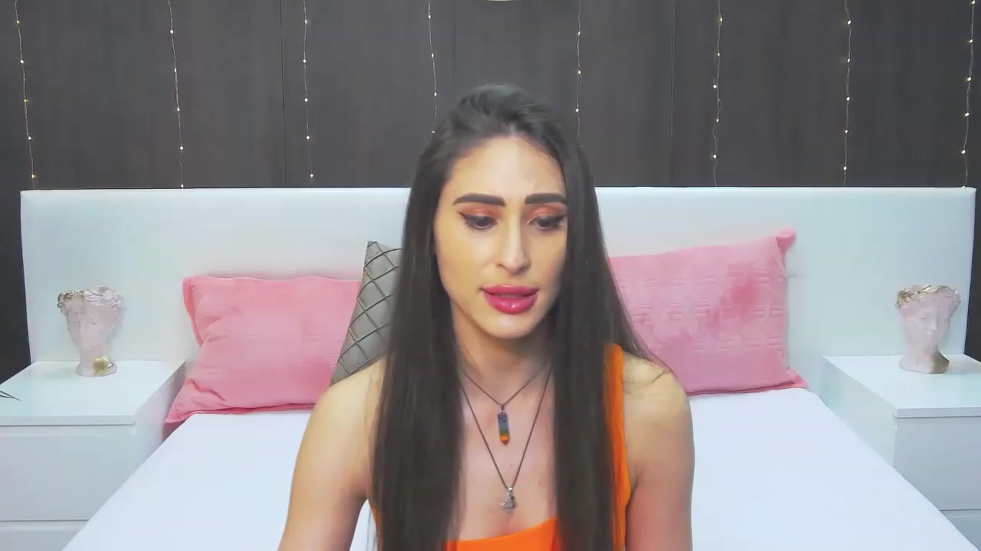 Gallery image thumbnail from MaraHari's myfreecams stream on, 03/31/2023, 20:03 image 2 of 20
