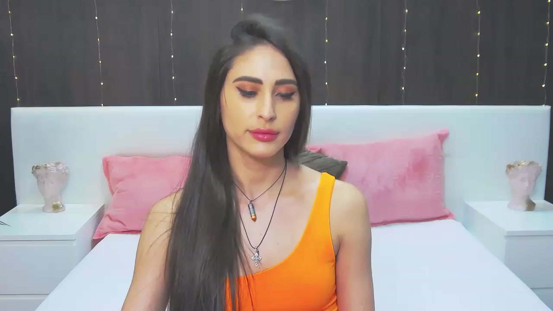 Gallery image thumbnail from MaraHari's myfreecams stream on, 03/31/2023, 20:03 image 7 of 20