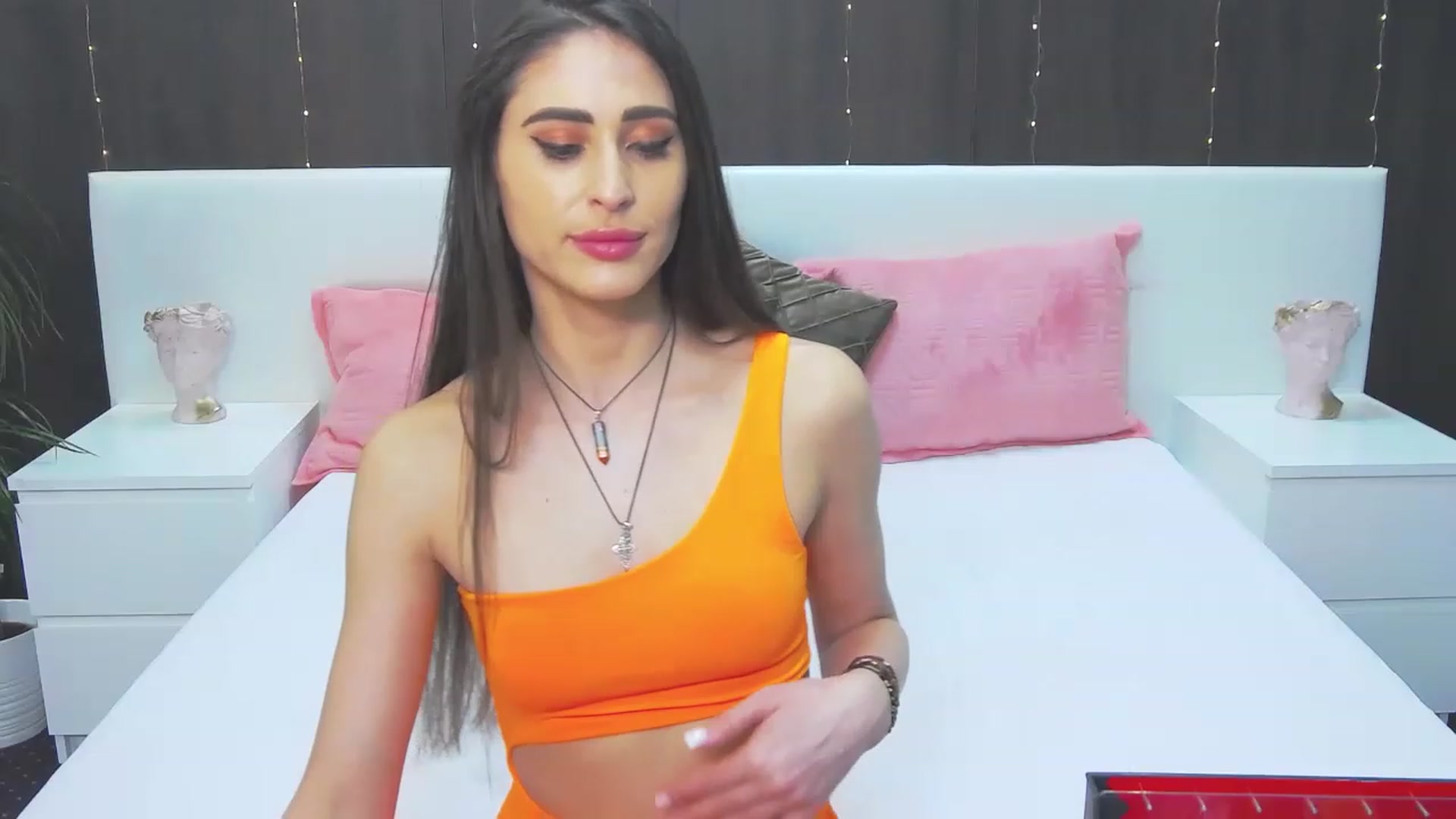 Gallery image thumbnail from MaraHari's myfreecams stream on, 03/31/2023, 20:03 image 17 of 20