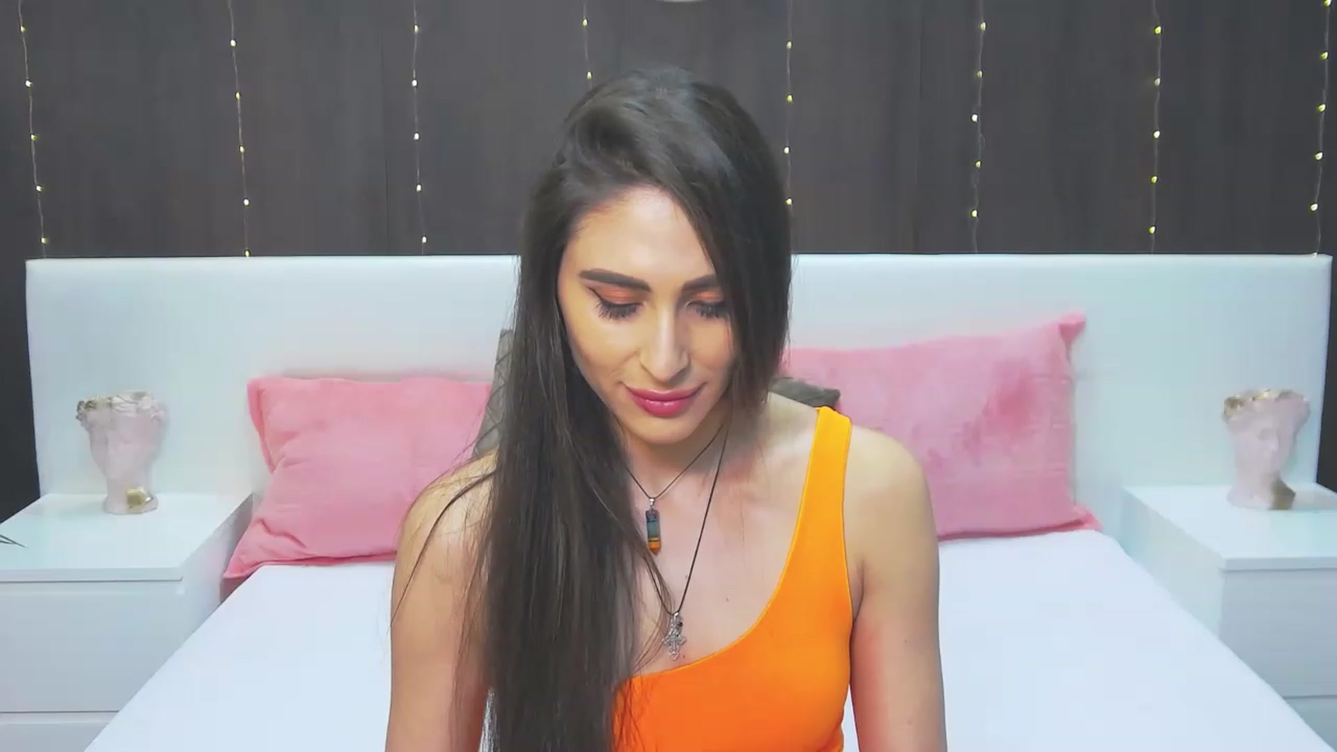 Gallery image thumbnail from MaraHari's myfreecams stream on, 03/31/2023, 20:03 image 8 of 20