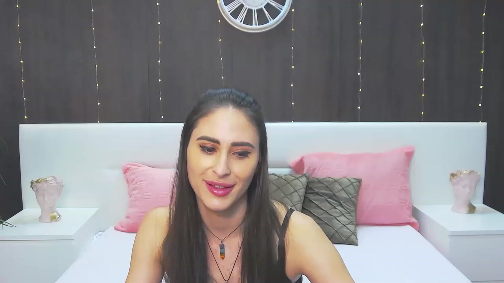 Gallery image thumbnail from MaraHari's myfreecams stream on, 04/02/2023, 21:52 image 3 of 20