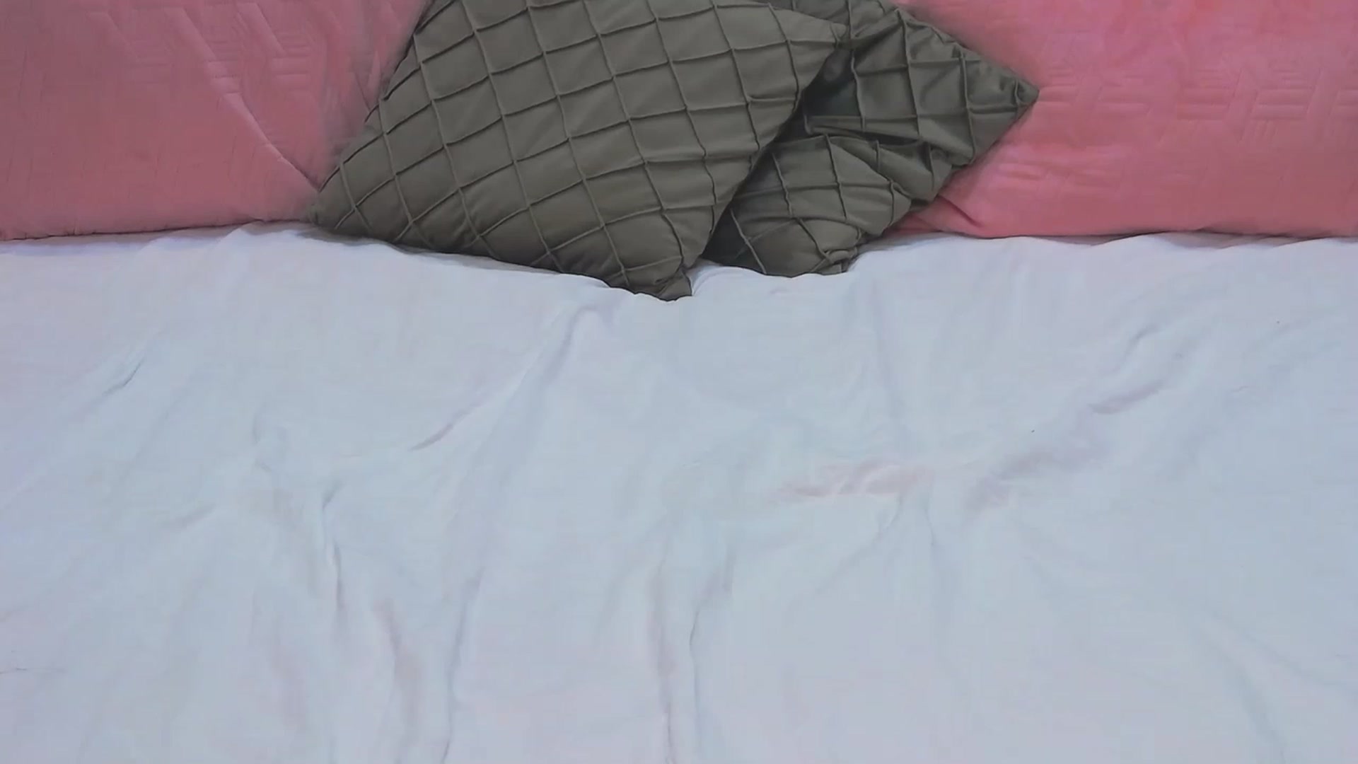 Gallery image thumbnail from MaraHari's myfreecams stream on, 04/10/2023, 19:32 image 8 of 20
