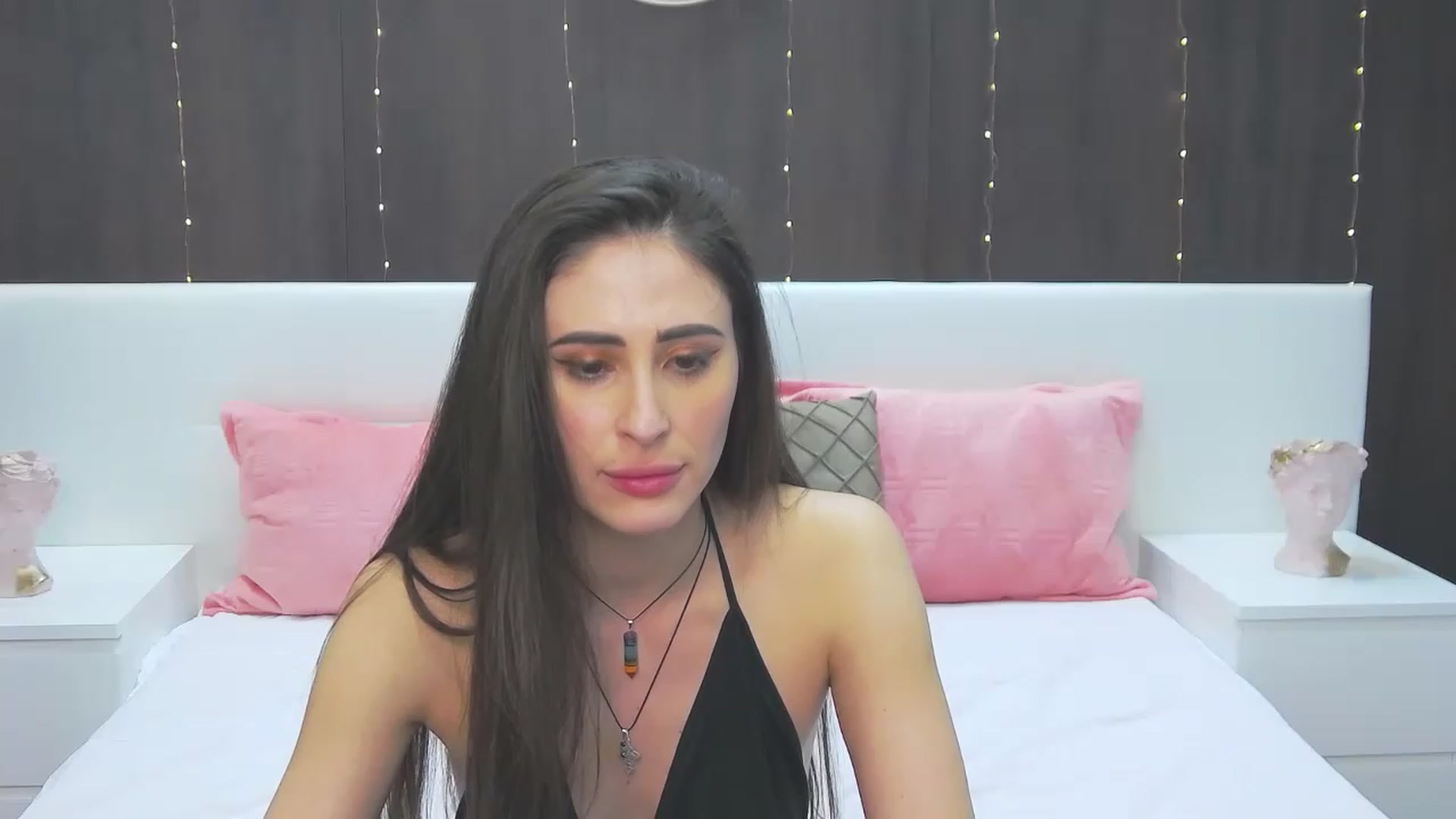 Gallery image thumbnail from MaraHari's myfreecams stream on, 04/19/2023, 23:19 image 1 of 20
