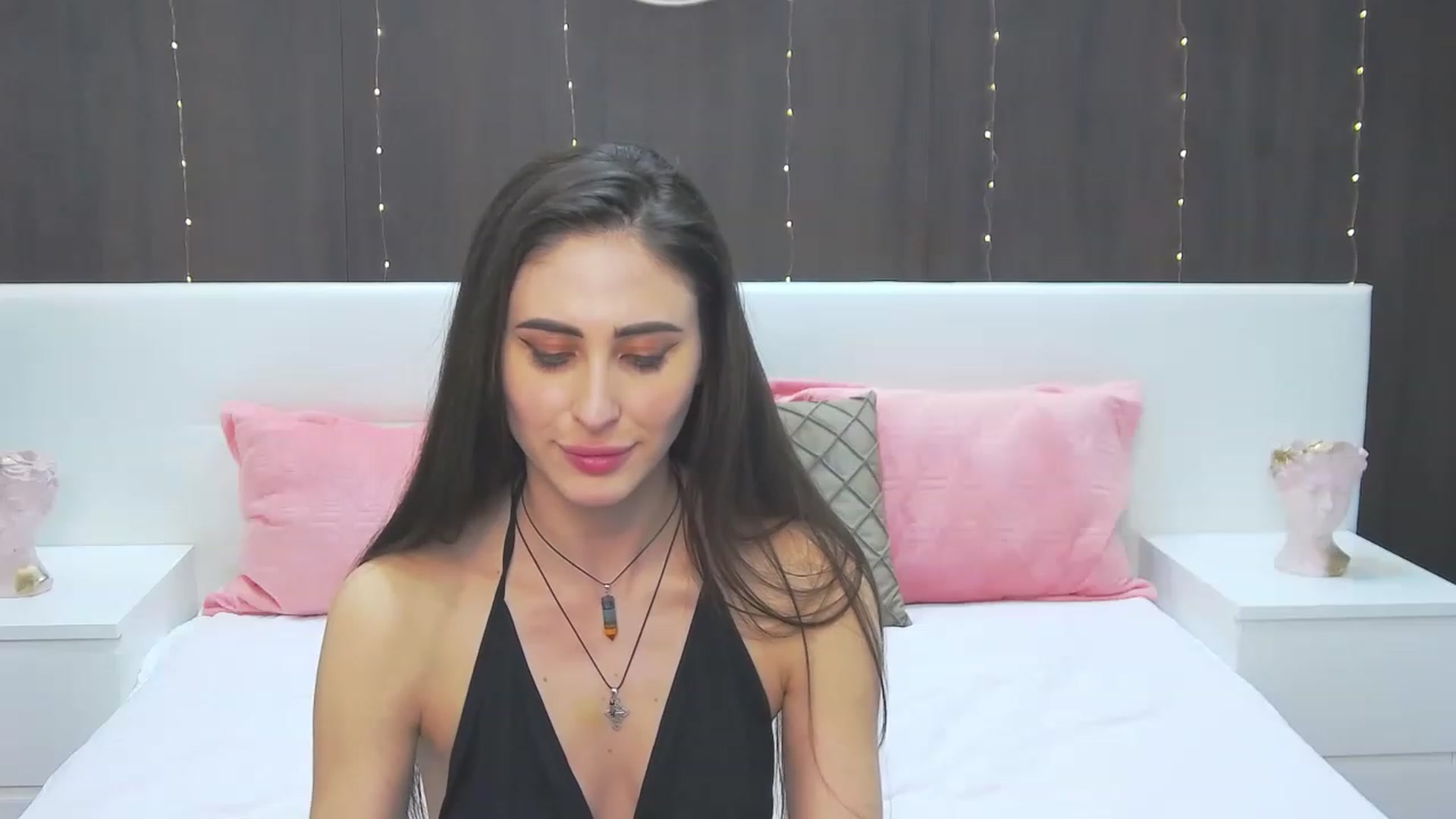 Gallery image thumbnail from MaraHari's myfreecams stream on, 04/19/2023, 23:19 image 14 of 20
