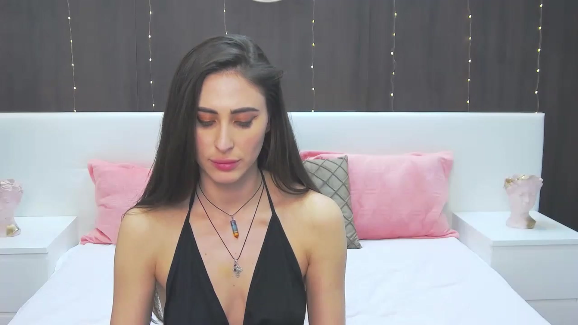 Gallery image thumbnail from MaraHari's myfreecams stream on, 04/19/2023, 23:19 image 8 of 20