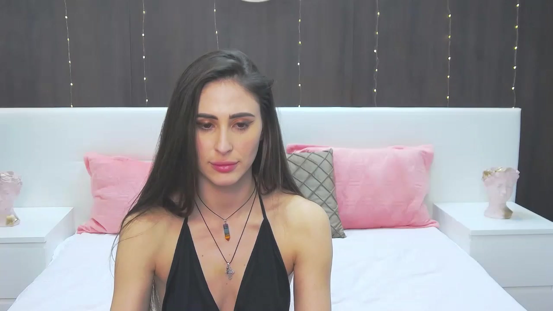 Gallery image thumbnail from MaraHari's myfreecams stream on, 04/19/2023, 23:19 image 6 of 20