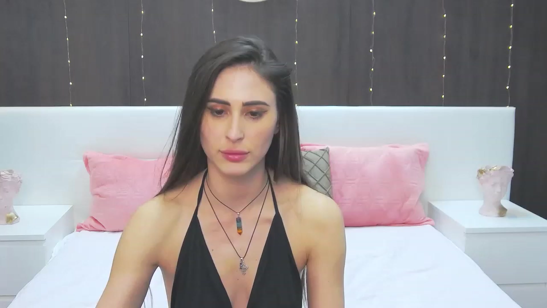 Gallery image thumbnail from MaraHari's myfreecams stream on, 04/19/2023, 23:19 image 4 of 20