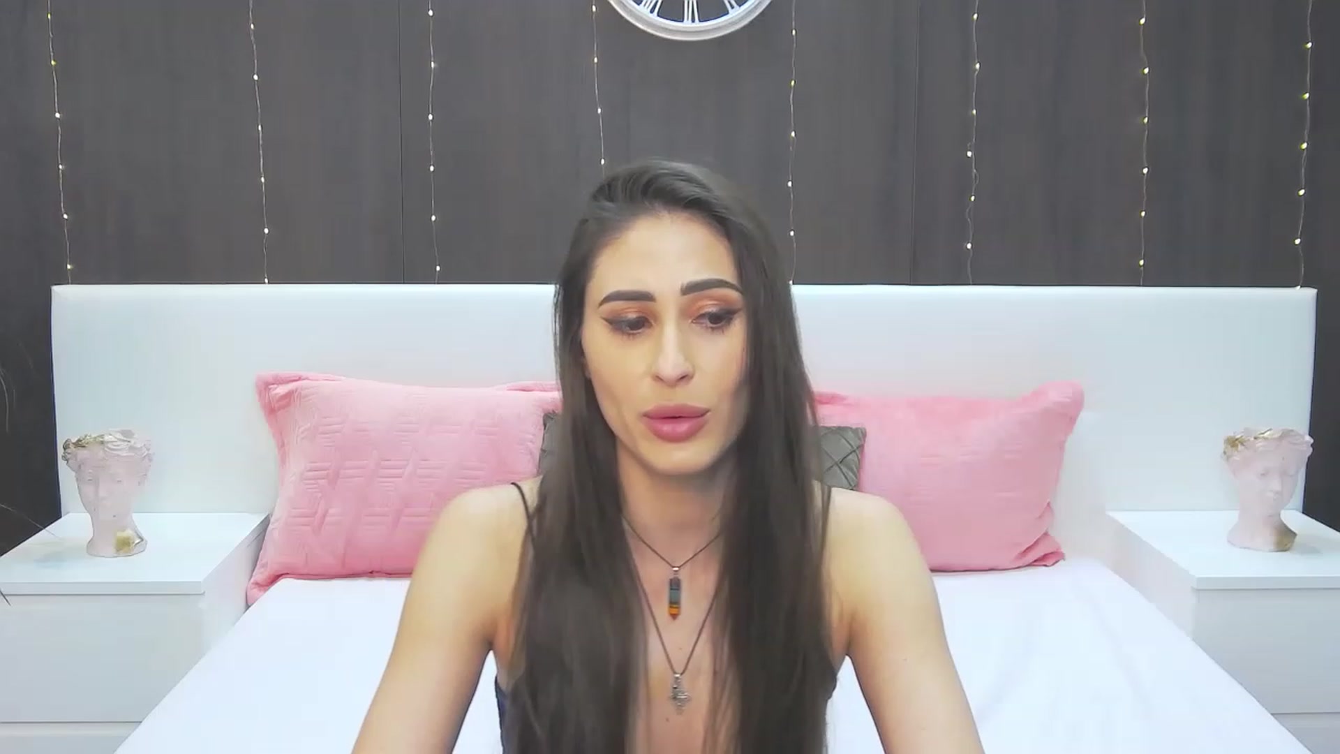Gallery image thumbnail from MaraHari's myfreecams stream on, 04/20/2023, 17:31 image 17 of 20