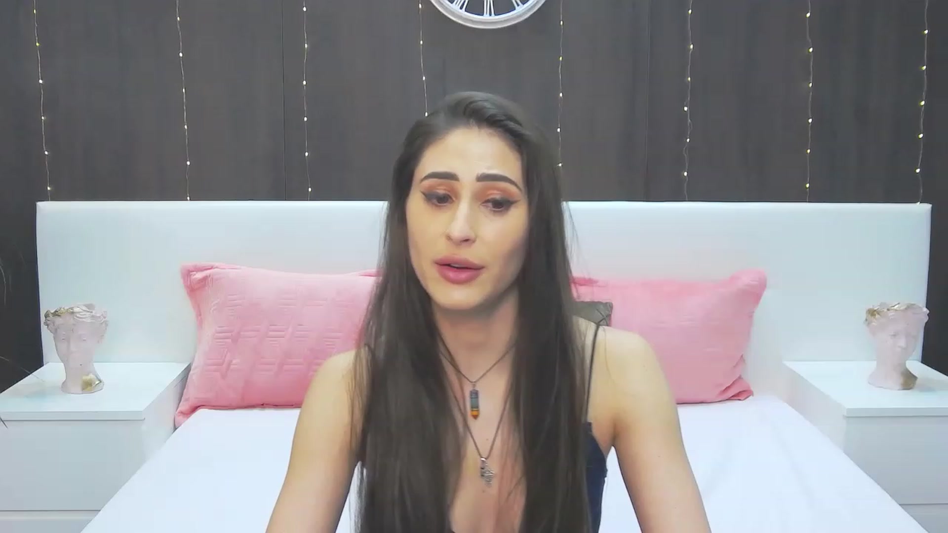 Gallery image thumbnail from MaraHari's myfreecams stream on, 04/20/2023, 17:31 image 10 of 20