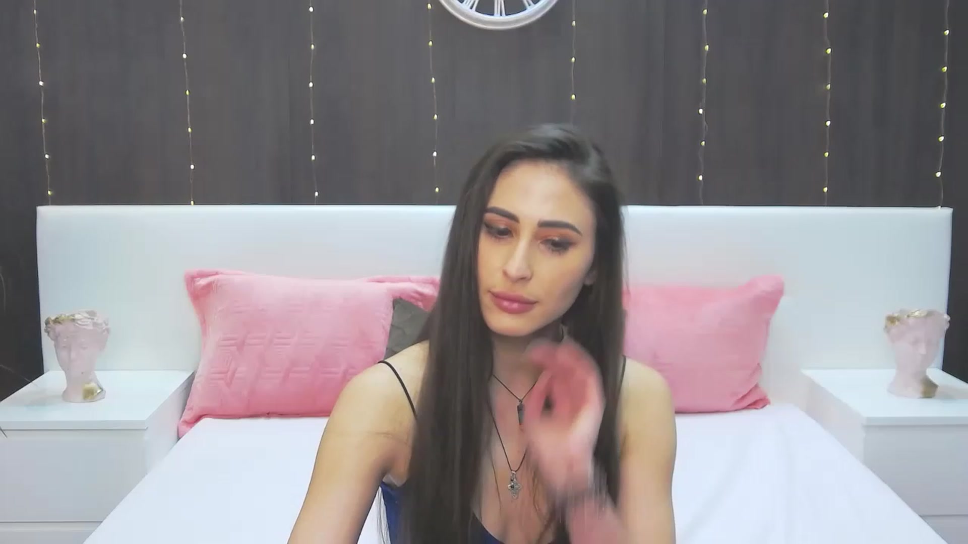 Gallery image thumbnail from MaraHari's myfreecams stream on, 04/20/2023, 18:40 image 2 of 20
