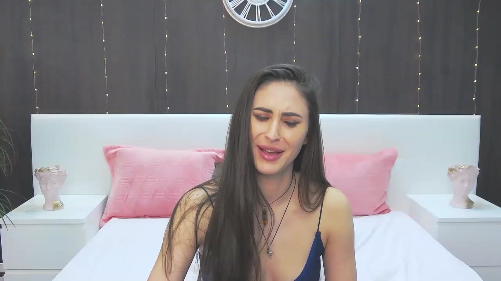 Gallery image thumbnail from MaraHari's myfreecams stream on, 04/20/2023, 20:01 image 15 of 20