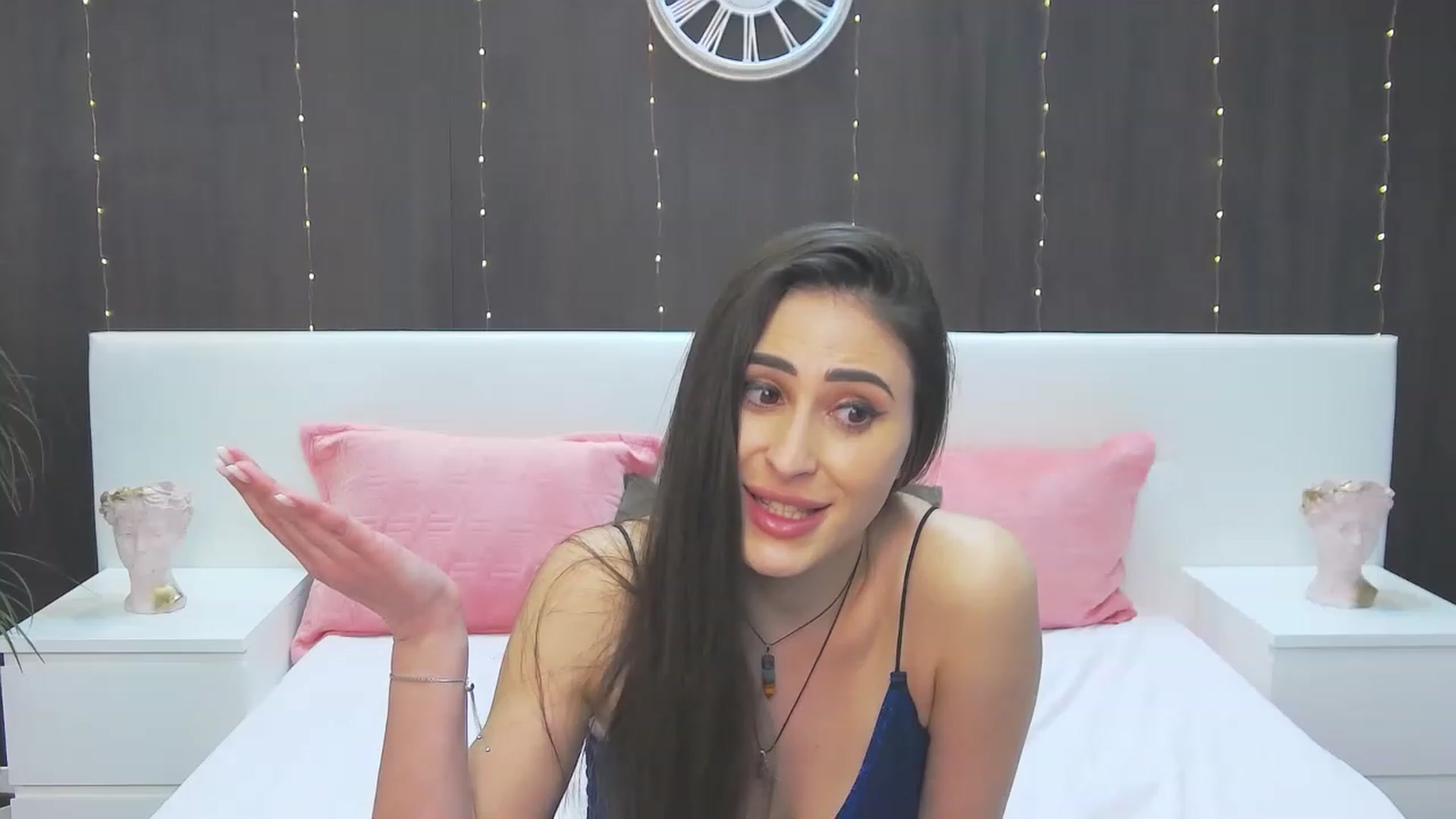 Gallery image thumbnail from MaraHari's myfreecams stream on, 04/20/2023, 20:01 image 17 of 20
