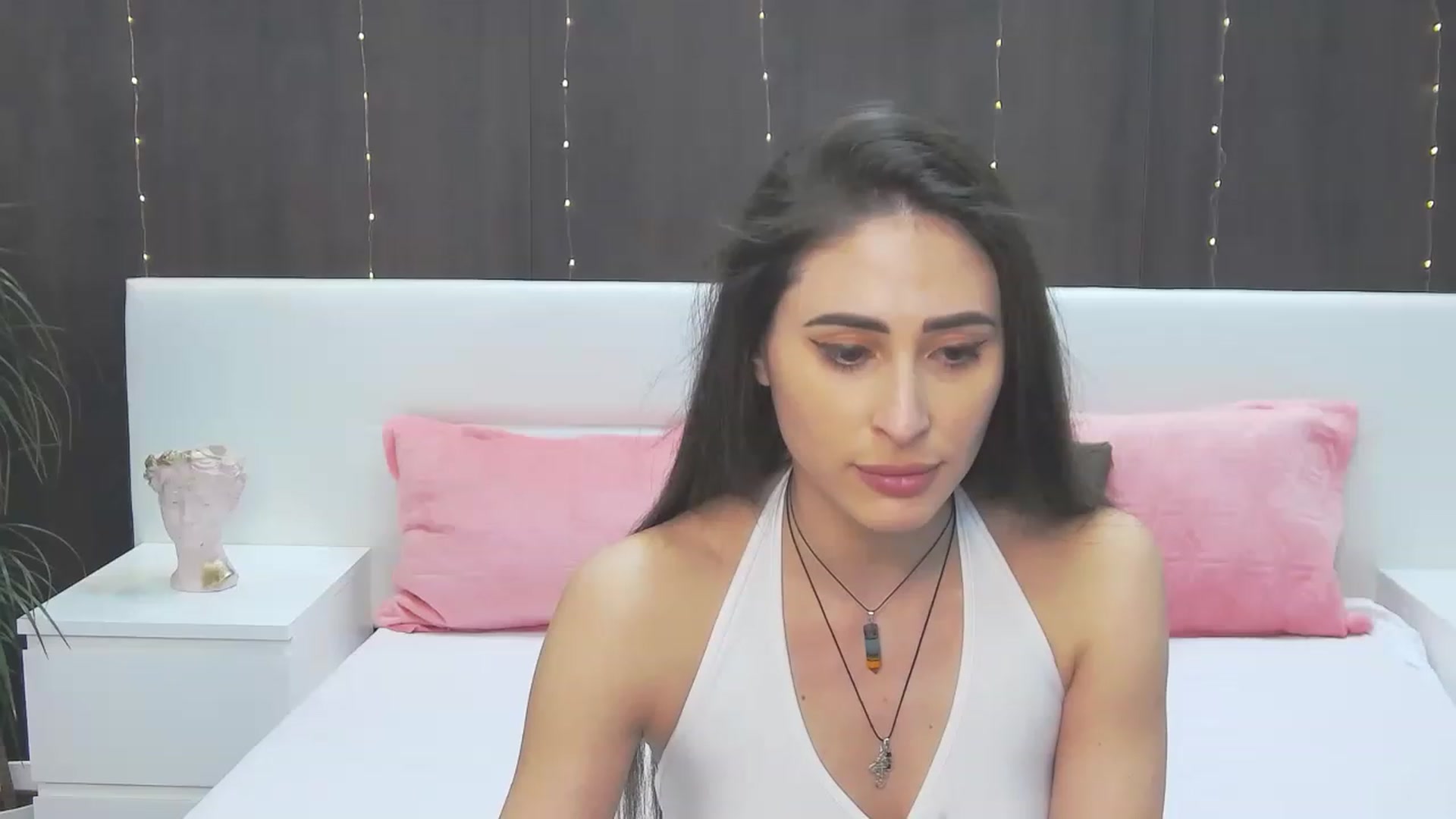 Gallery image thumbnail from MaraHari's myfreecams stream on, 04/23/2023, 16:12 image 3 of 20