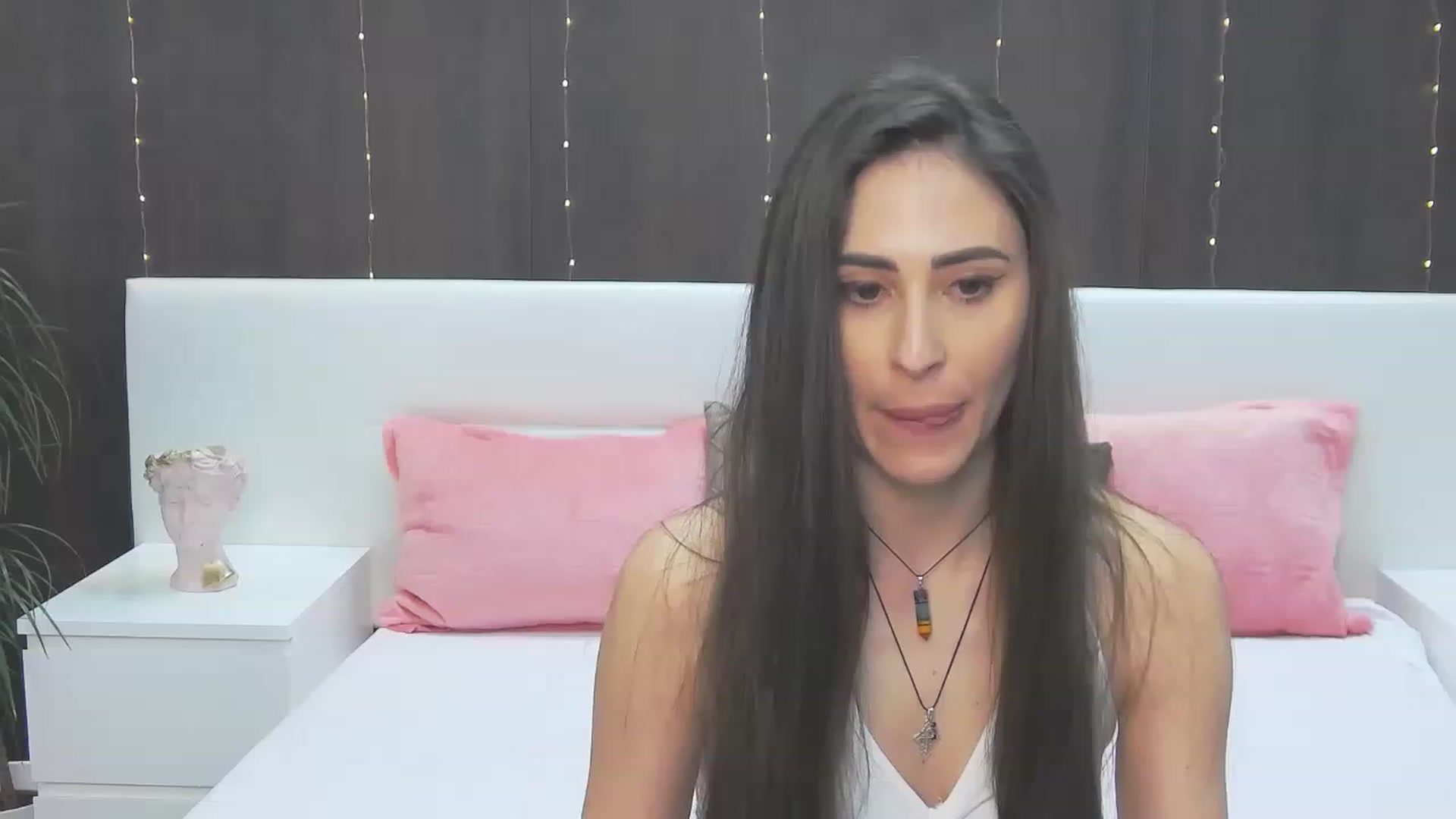 Gallery image thumbnail from MaraHari's myfreecams stream on, 04/23/2023, 16:12 image 2 of 20