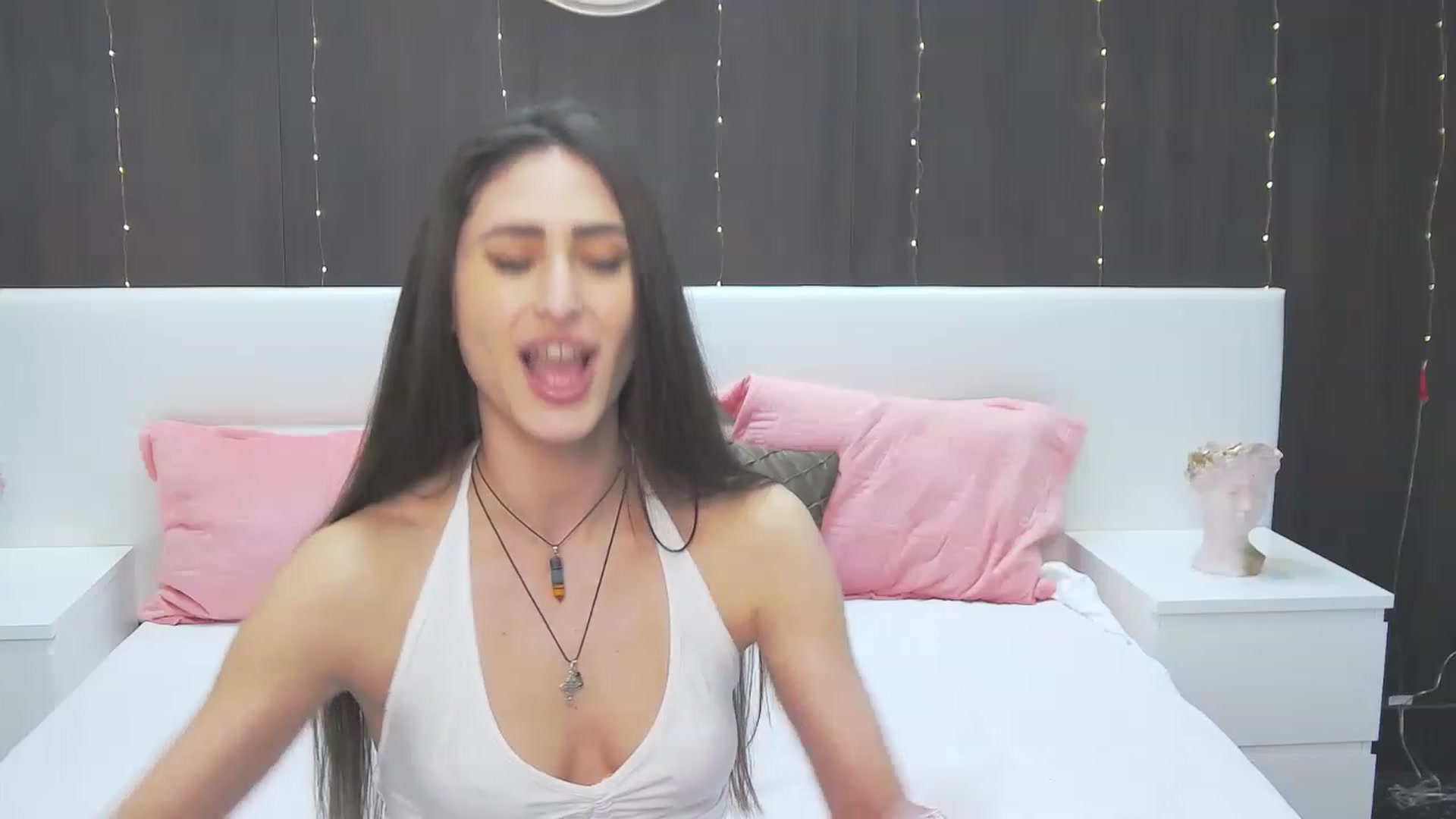 Gallery image thumbnail from MaraHari's myfreecams stream on, 04/23/2023, 20:35 image 20 of 20