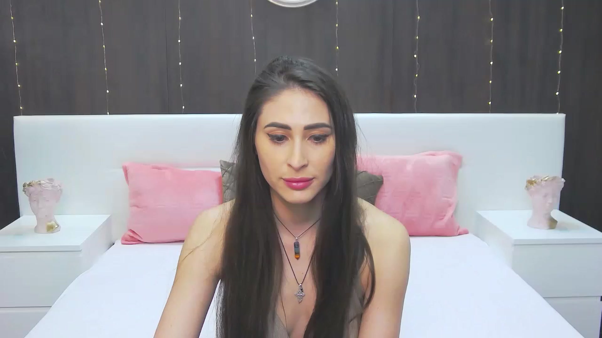 Gallery image thumbnail from MaraHari's myfreecams stream on, 04/25/2023, 16:11 image 4 of 20