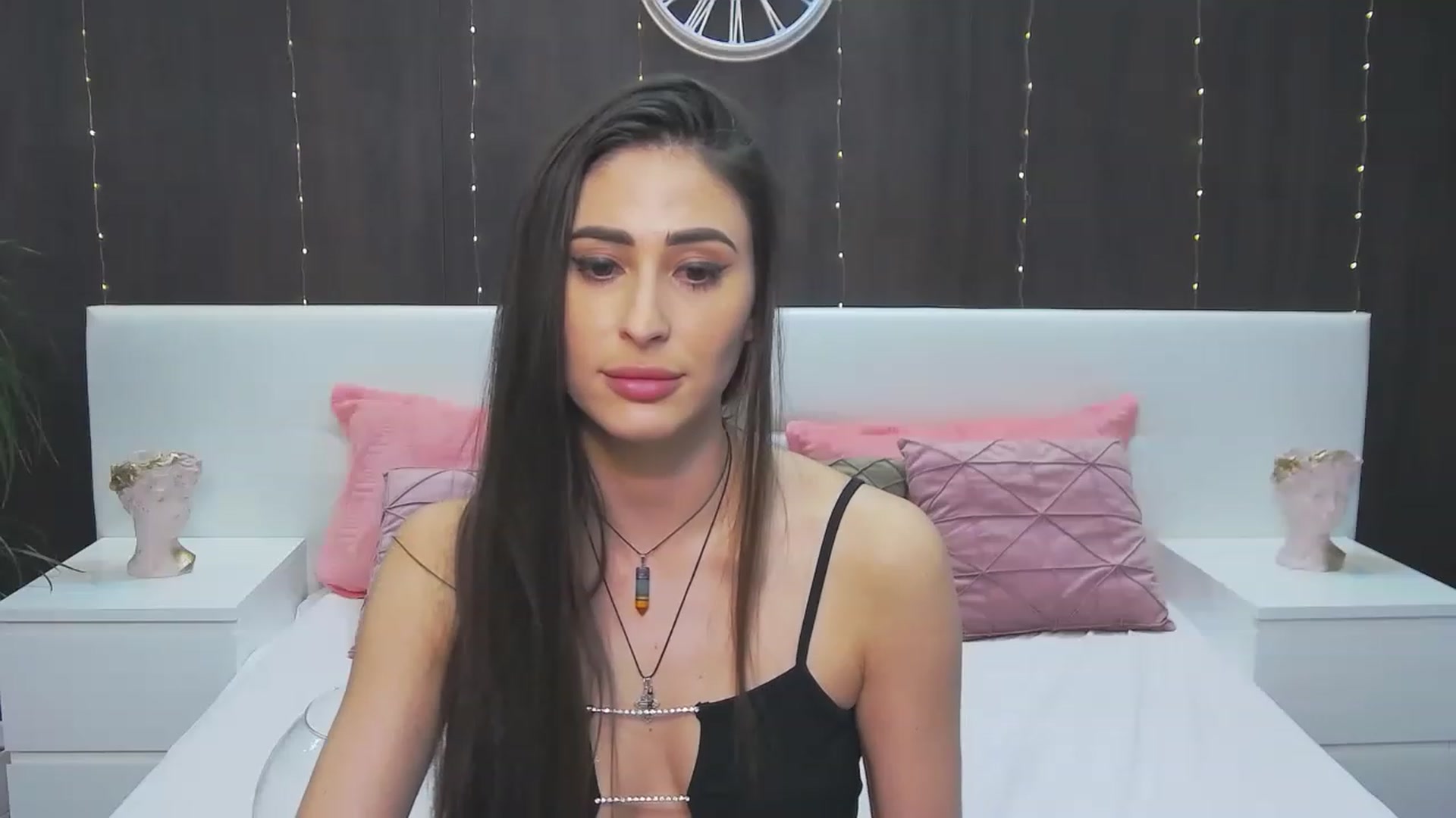 Gallery image thumbnail from MaraHari's myfreecams stream on, 04/28/2023, 17:31 image 18 of 20