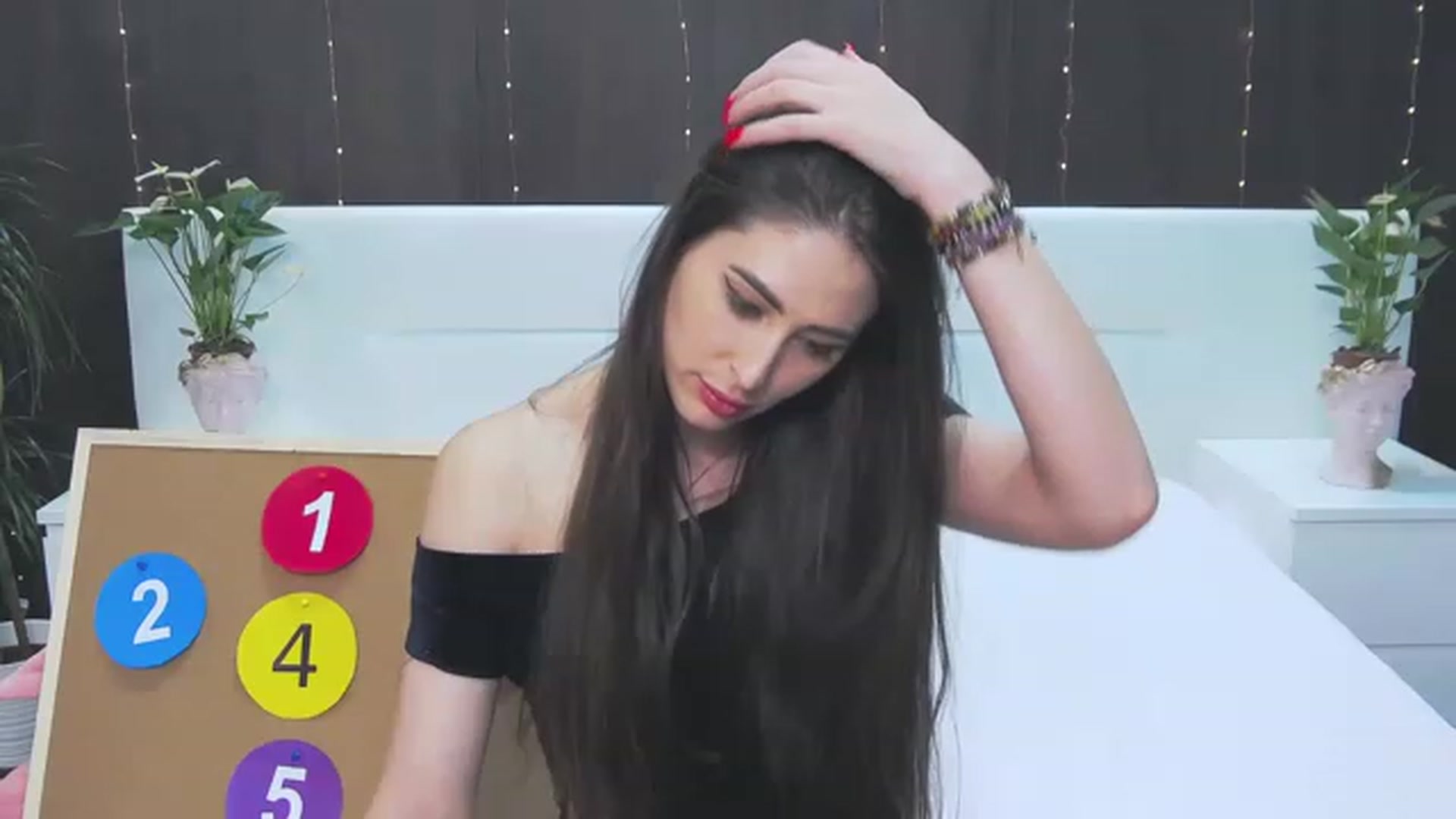 Gallery image thumbnail from MaraHari's myfreecams stream on, 05/03/2023, 15:54 image 15 of 20