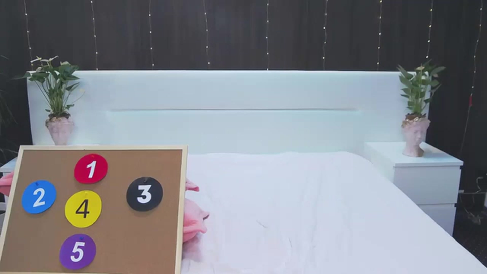 Gallery image thumbnail from MaraHari's myfreecams stream on, 05/03/2023, 18:31 image 13 of 20