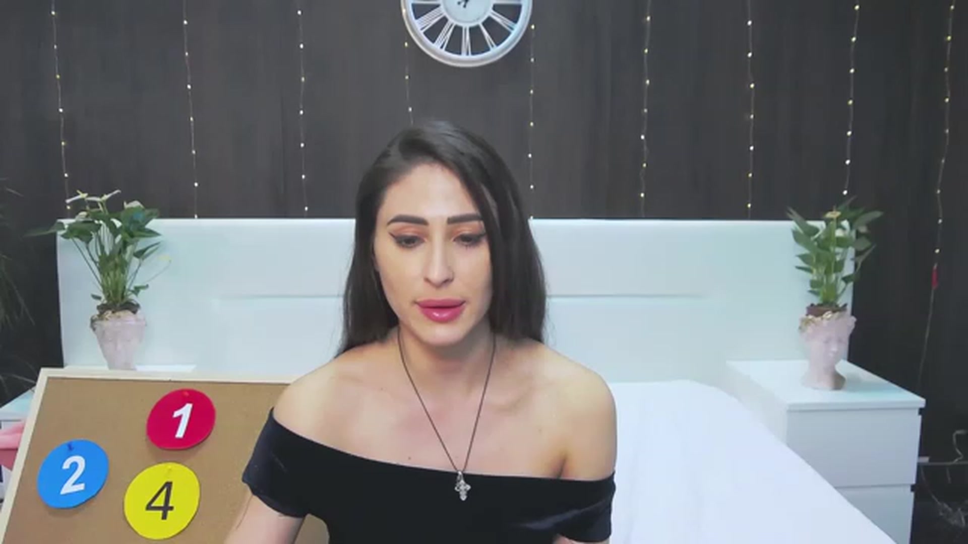 Gallery image thumbnail from MaraHari's myfreecams stream on, 05/03/2023, 20:52 image 3 of 20