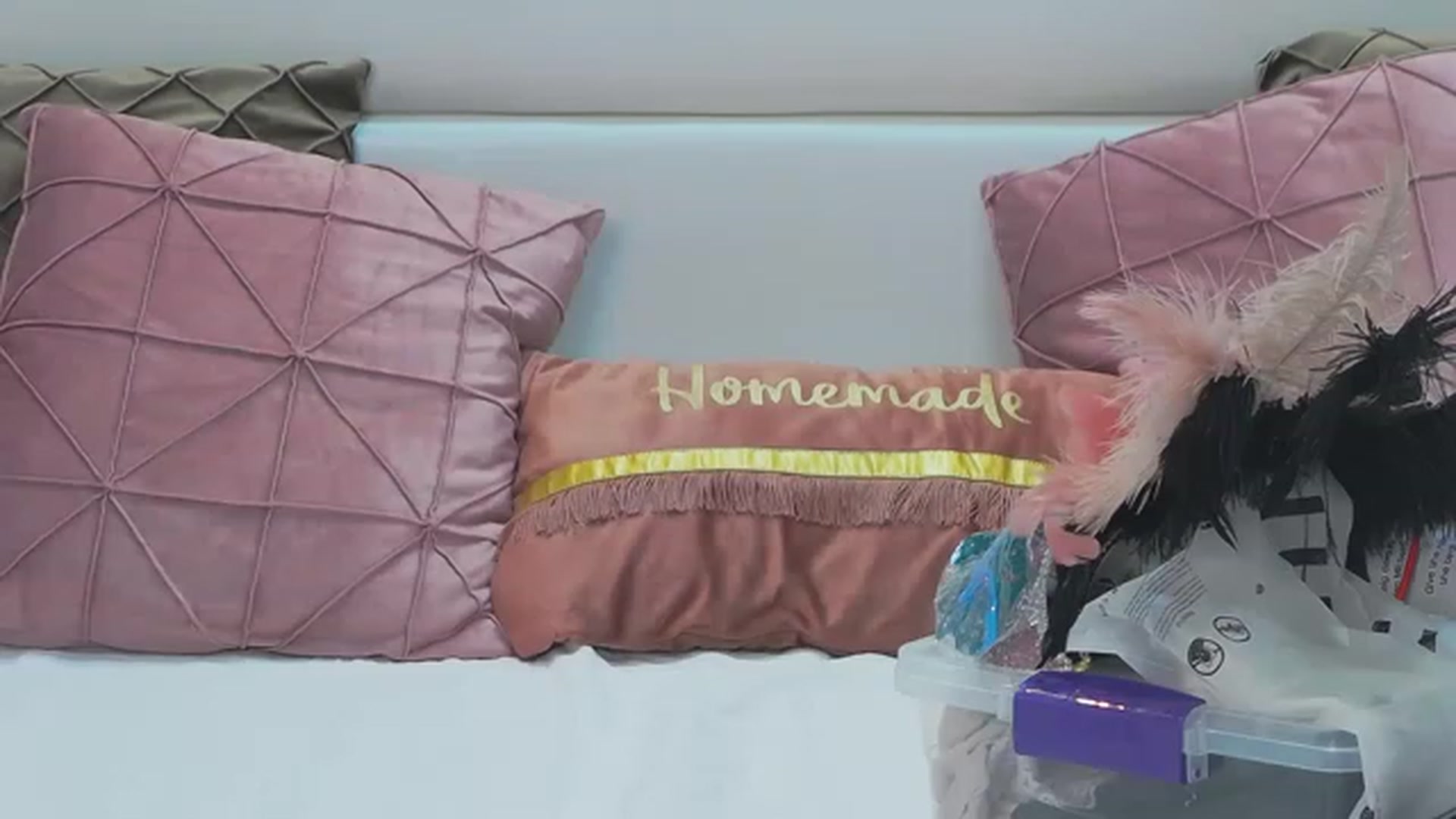 Gallery image thumbnail from MaraHari's myfreecams stream on, 05/06/2023, 19:11 image 2 of 20