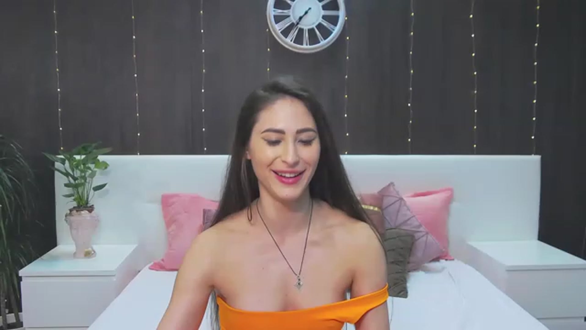 Gallery image thumbnail from MaraHari's myfreecams stream on, 05/14/2023, 18:30 image 9 of 20