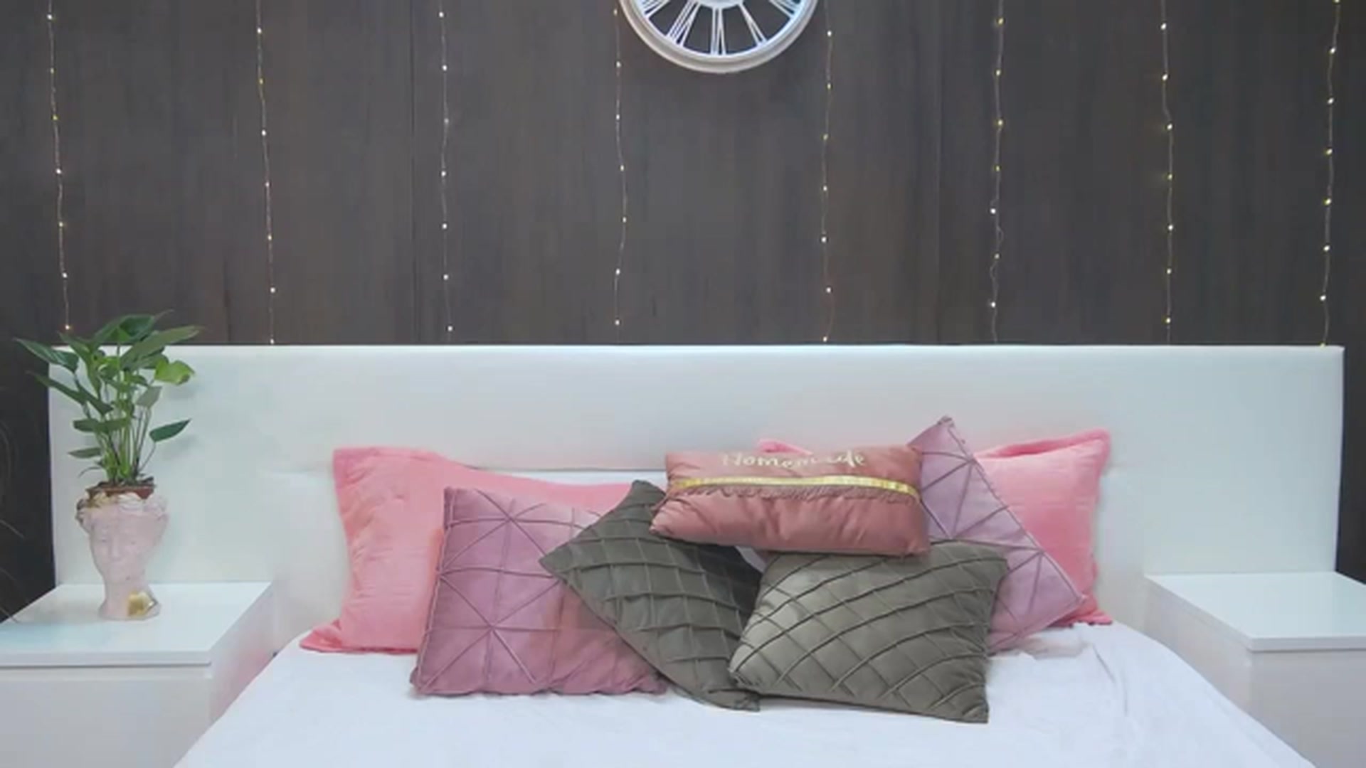 Gallery image thumbnail from MaraHari's myfreecams stream on, 05/14/2023, 20:33 image 17 of 20
