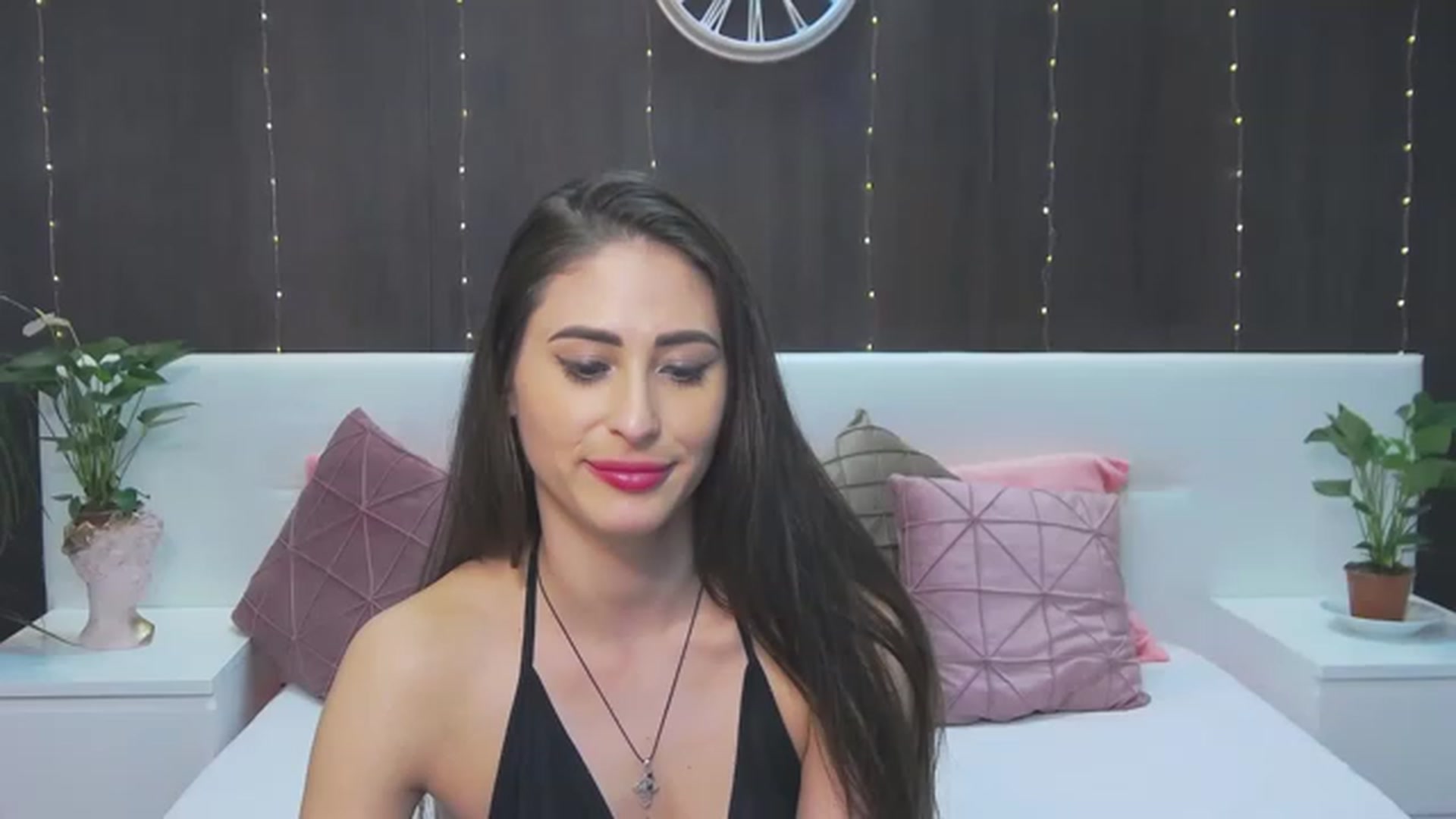 Gallery image thumbnail from MaraHari's myfreecams stream on, 05/15/2023, 20:11 image 1 of 20