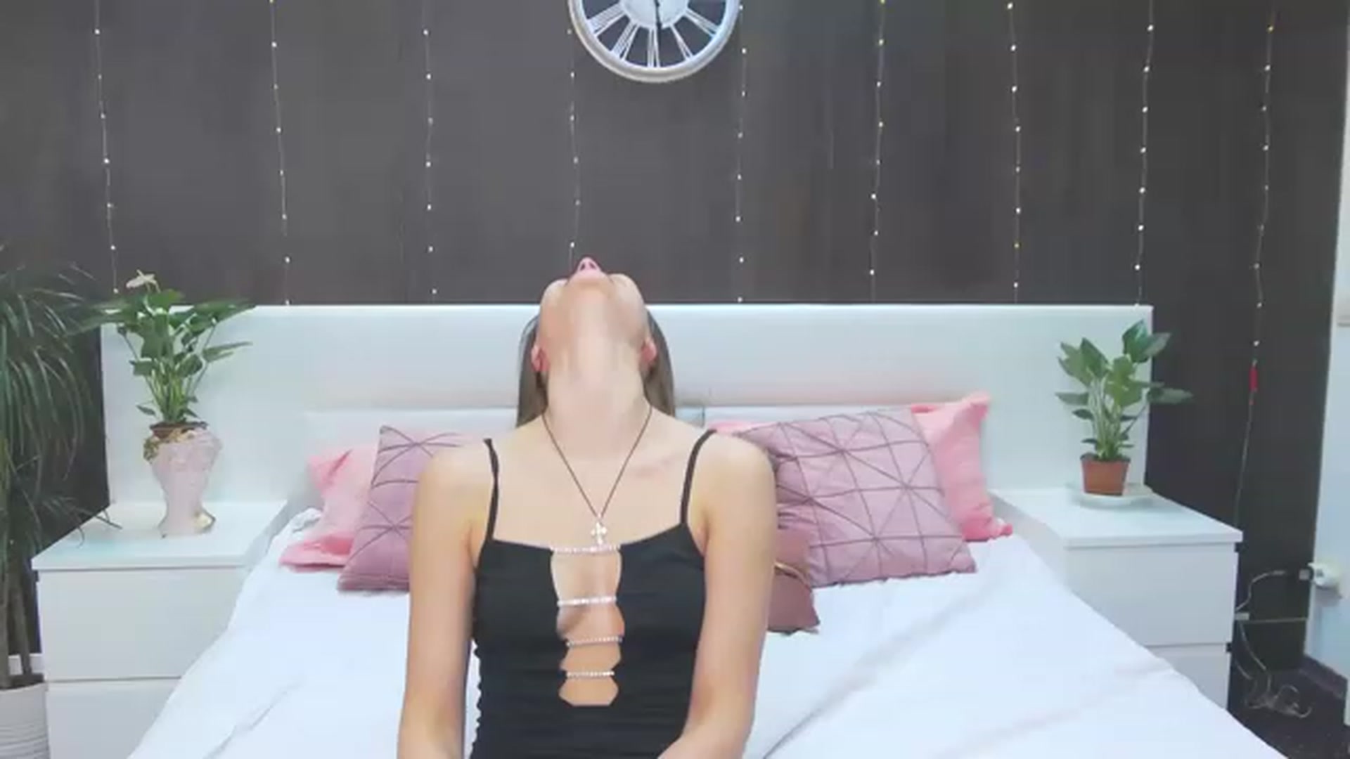 Gallery image thumbnail from MaraHari's myfreecams stream on, 05/18/2023, 22:52 image 3 of 20