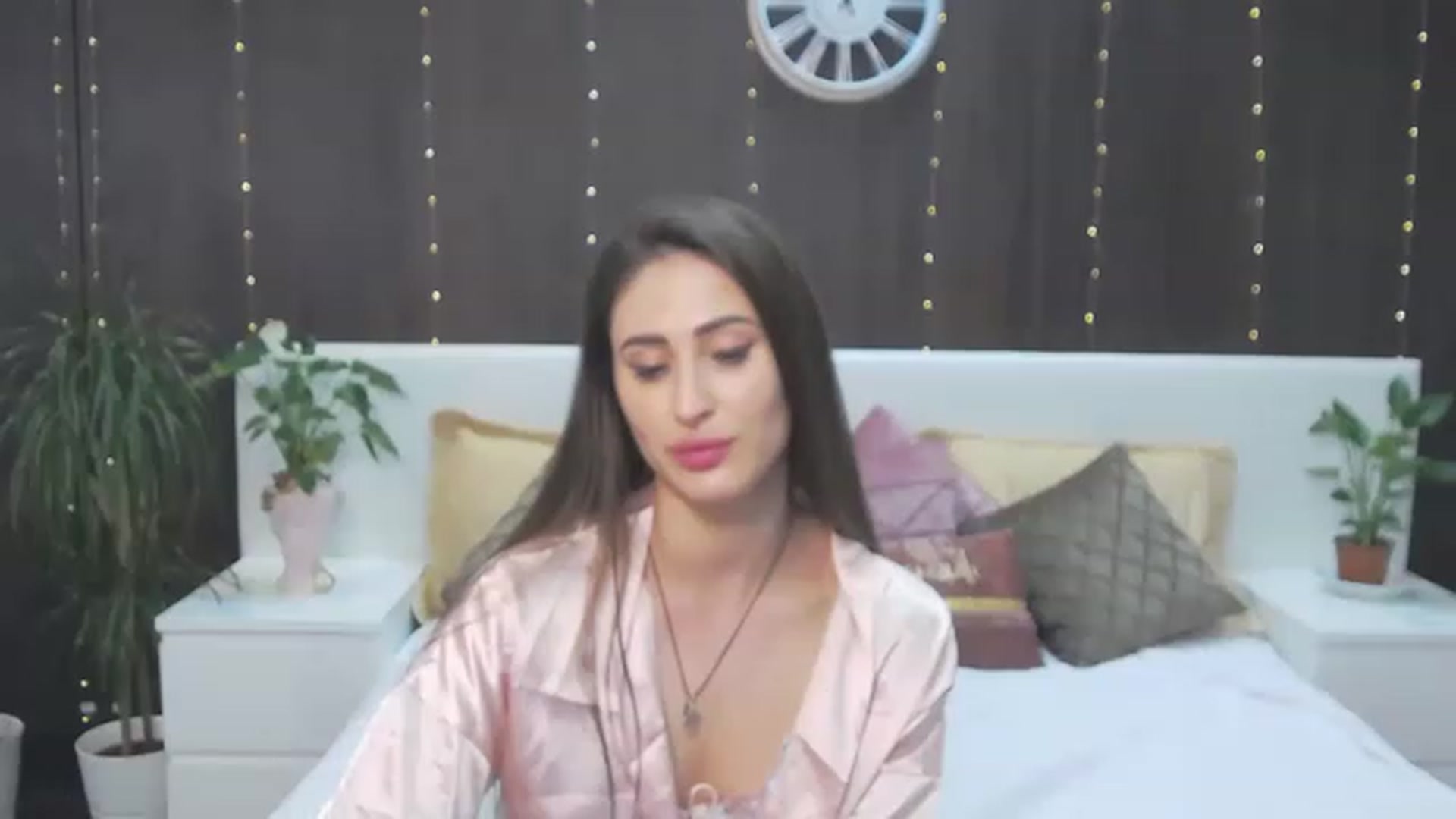 Gallery image thumbnail from MaraHari's myfreecams stream on, 05/27/2023, 21:34 image 14 of 20