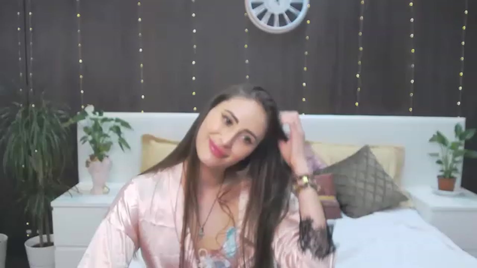 Gallery image thumbnail from MaraHari's myfreecams stream on, 05/27/2023, 21:34 image 15 of 20