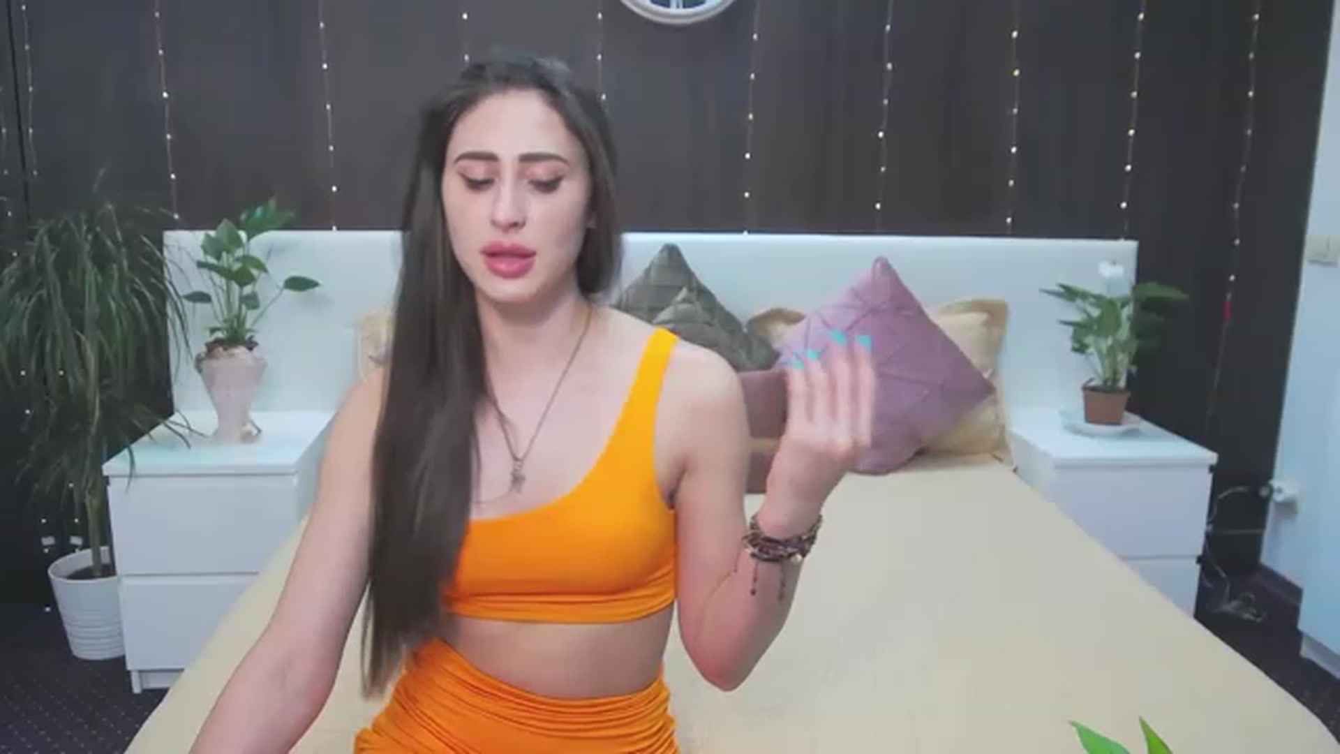 Gallery image thumbnail from MaraHari's myfreecams stream on, 05/30/2023, 22:12 image 11 of 20