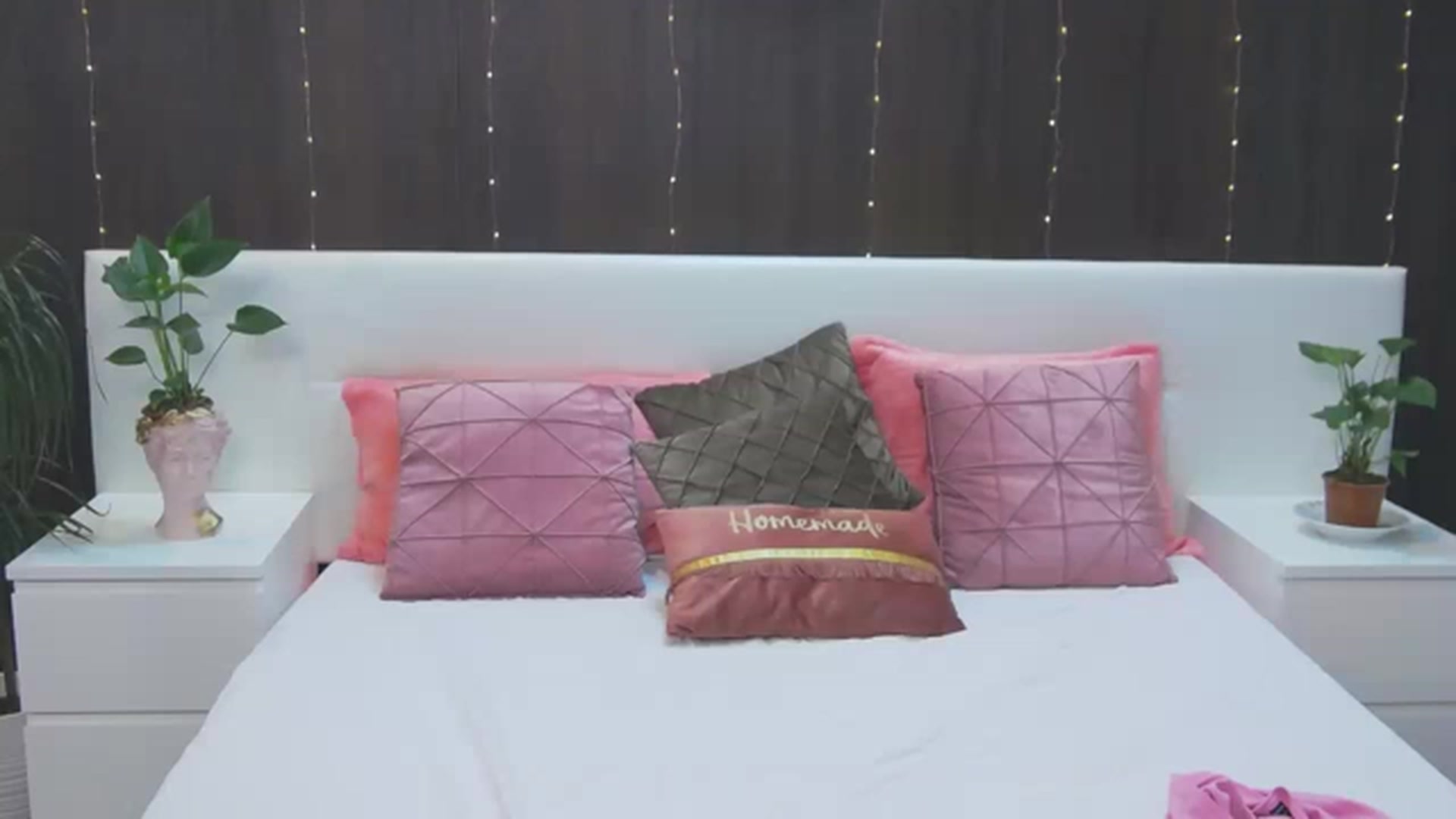 Gallery image thumbnail from MaraHari's myfreecams stream on, 06/13/2023, 19:51 image 20 of 20