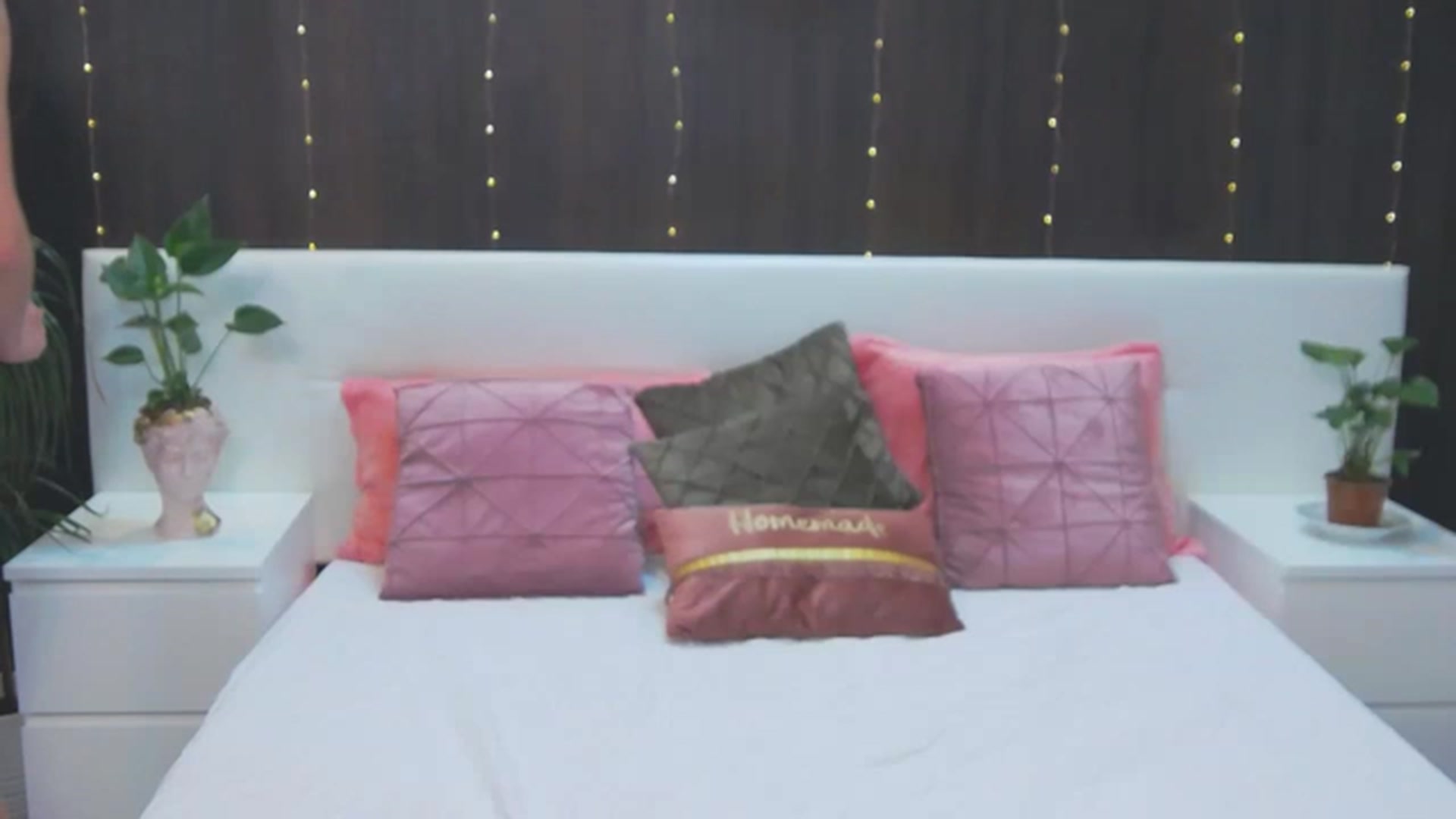 Gallery image thumbnail from MaraHari's myfreecams stream on, 06/13/2023, 19:51 image 12 of 20