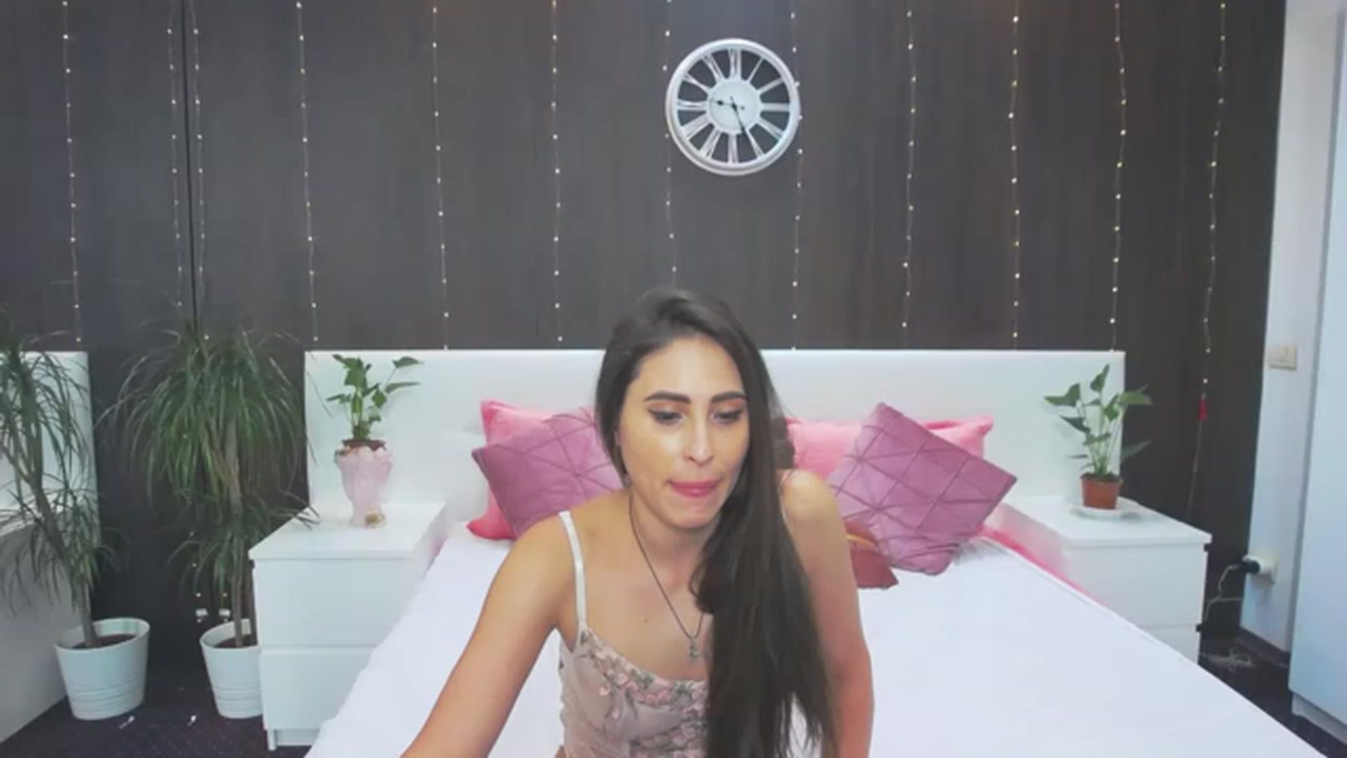 Gallery image thumbnail from MaraHari's myfreecams stream on, 06/14/2023, 20:53 image 15 of 20